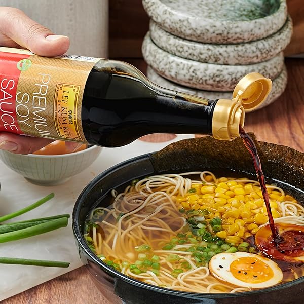 LEE KUM KEE PREMUIM SOY SAUCE (16.9 OZ – 1 PACK), NO ADDED PRESERVATIVES, RICH UMAMI FLAVOR, ALL-PURPOSE SEASONING, PERFECT FOR MARINADES, STIR-FRY, STEWS, GRAVY, AND DIPPING SAUCES