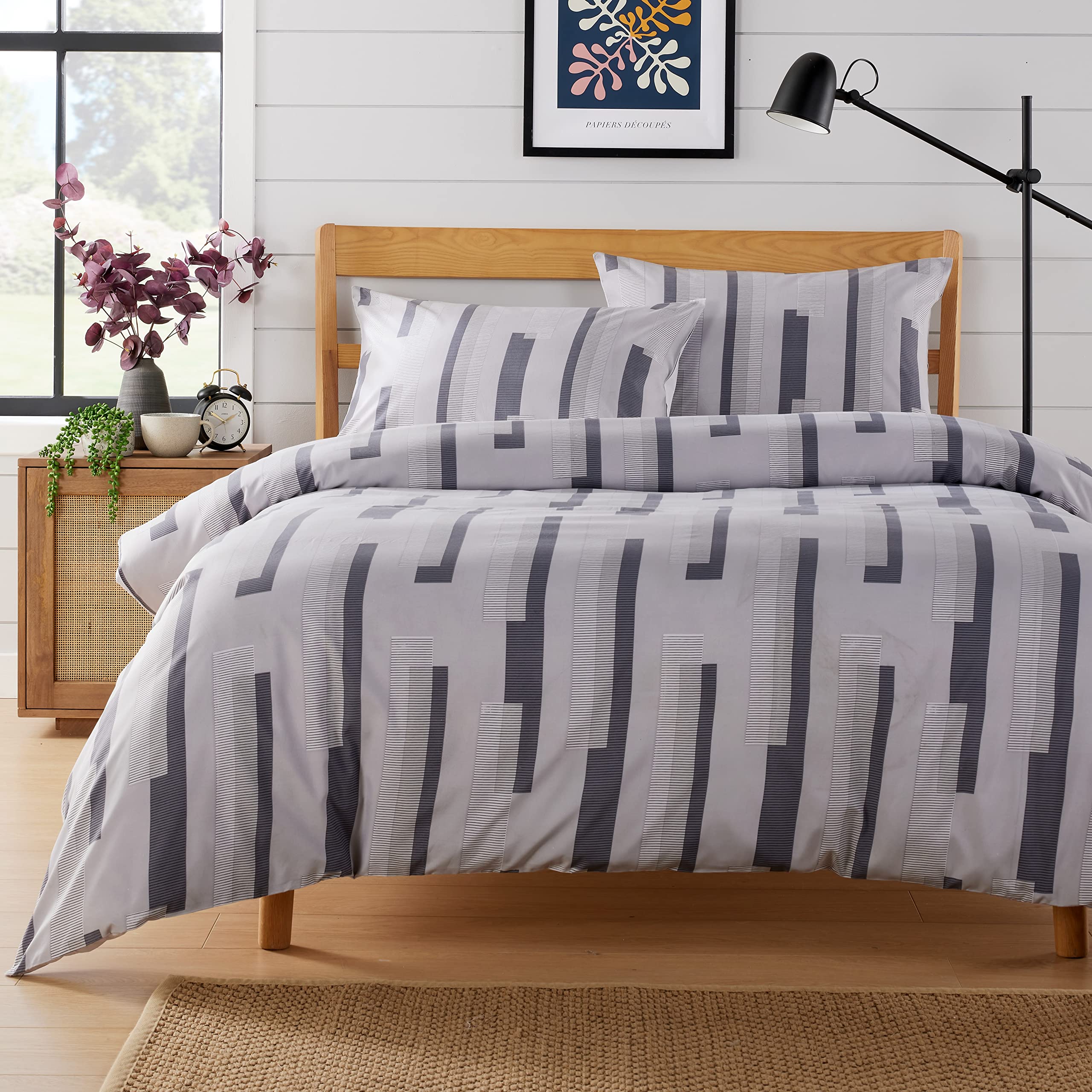 Olivia Rocco Easy Care Printed Duvet Cover Set 100% Polyester Breathable Stylish Comforter Reversible Quilted Bedding Bed Sets With Pillowcases NEW YORK DUVET SET, GREY SINGLE — image 1