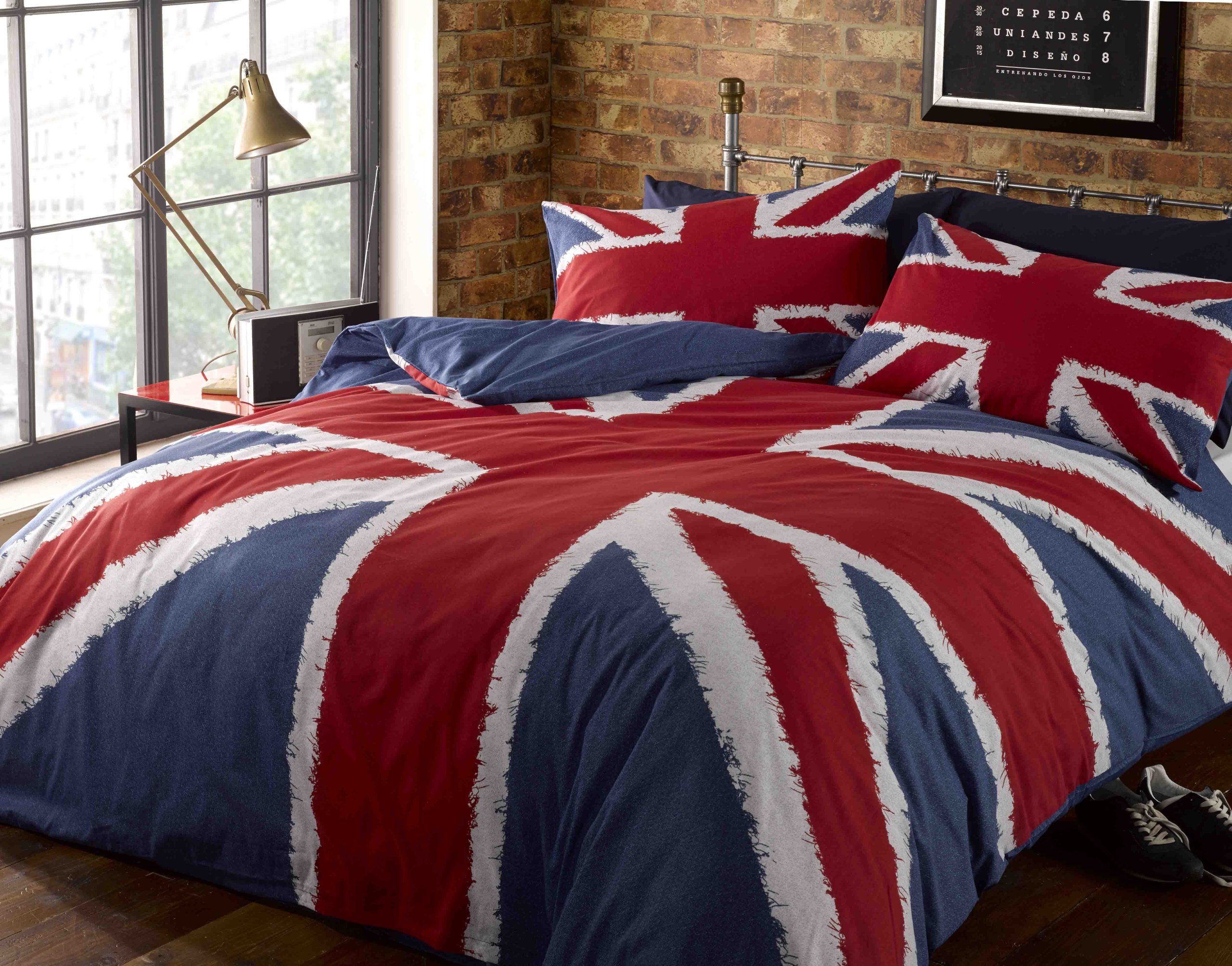 Rapport Home Union Jack King Duvet Cover Set - UK Flag Bedding for Kids, Teens & Adults - Reversible Cotton Blend 220x230 cm with 2 Matching Pillowcases, Red, White, Blue