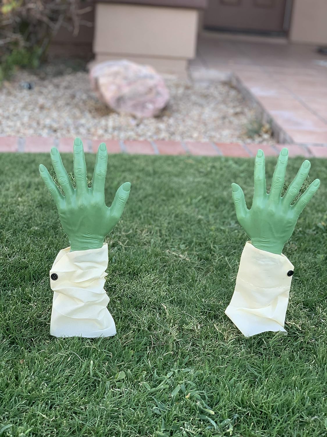 JOYIN Realistic Zombie Arm Stakes (Green), Halloween Yard Groundbreaker Stakes for Halloween Outdoor Decorations (2 Pair): Garden & Outdoor