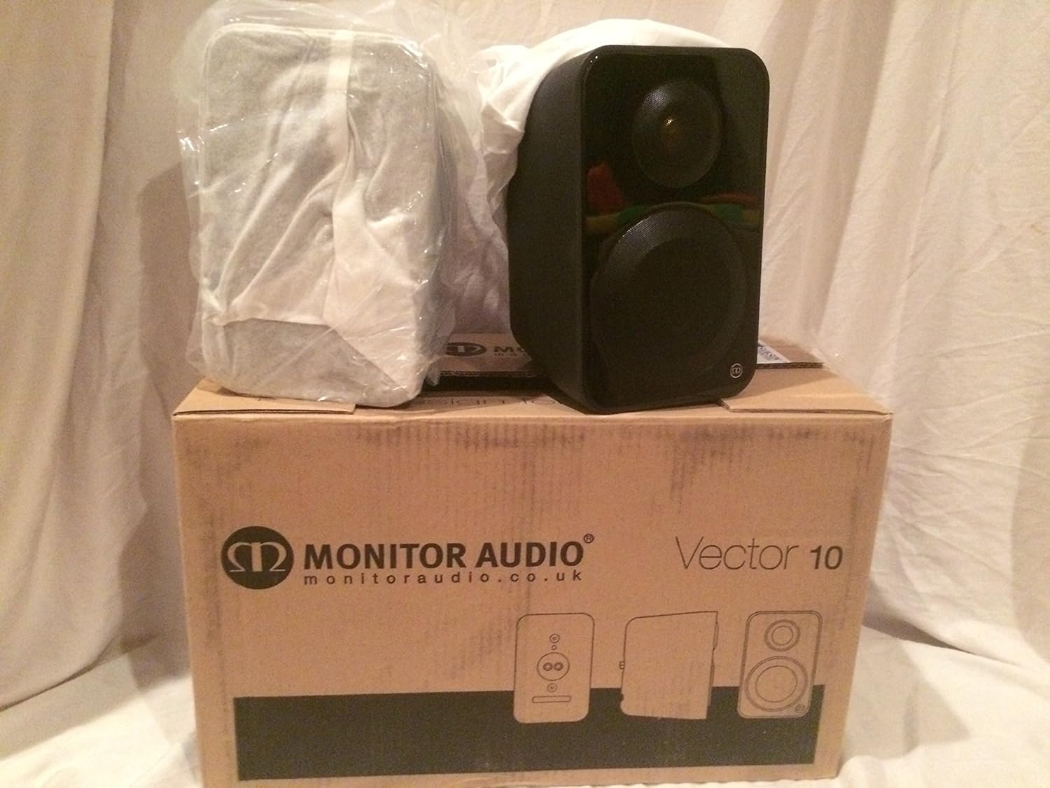 monitor audio vector 10