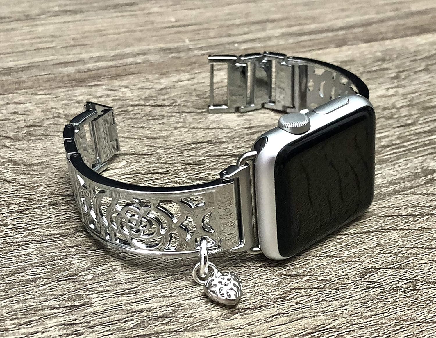 Amazon Com Shiny Silver Metal Bracelet For Apple Watch 38mm 40mm 42mm 44mm Series 6 5 4 3 2 1 Handmade Flowers Design Bangle Apple Iwatch Band Silver Heart Charm Jewelry Adjustable Size Apple Watch Bracelet Handmade