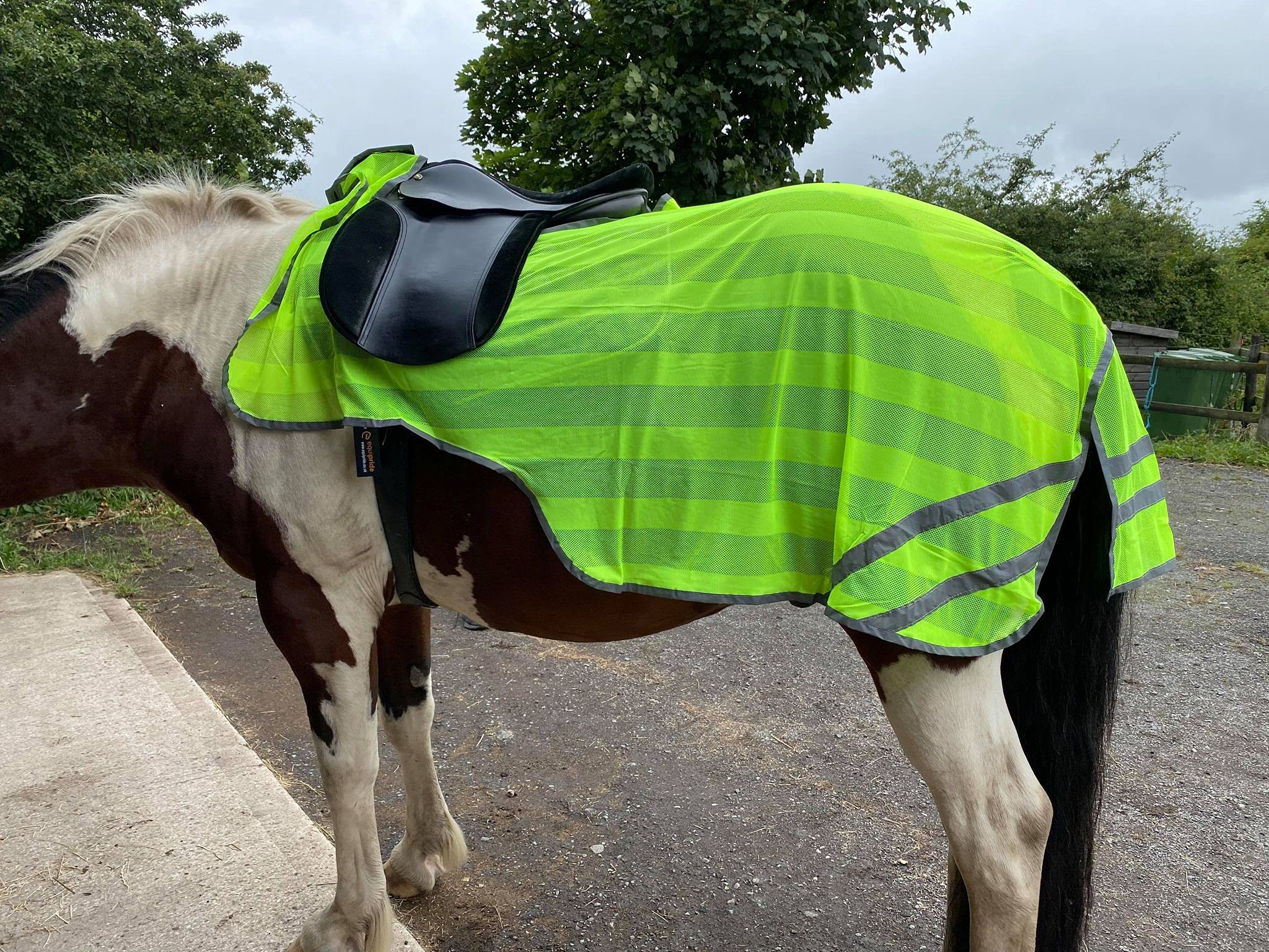 Equipride REFLEX HIND EXERCISE SHEET HI VIZ QUARTER SHEET SADDLE GAP FULL/COB/PONY NEON GREEN (Pony)