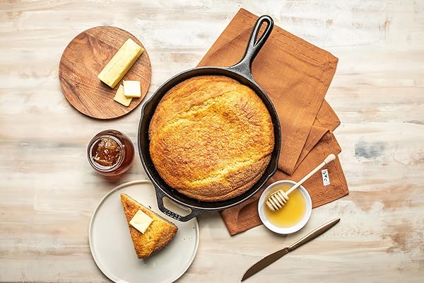 LODGE CAST IRON SKILLET CORNBREAD – EASY TO BAKE 17.4 OZ – SWEET AS HONEY