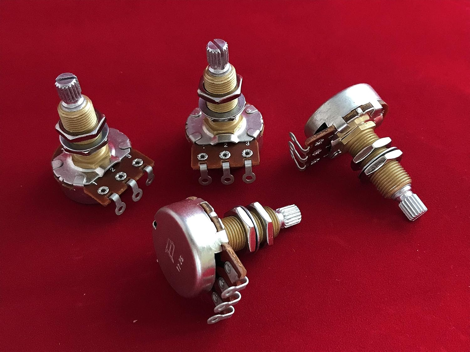 Amazon.com: Les Paul USA Gibson Prewired 50s Wiring Harness, Long Shaft  Pots. .022uf Tone Caps: Everything Else