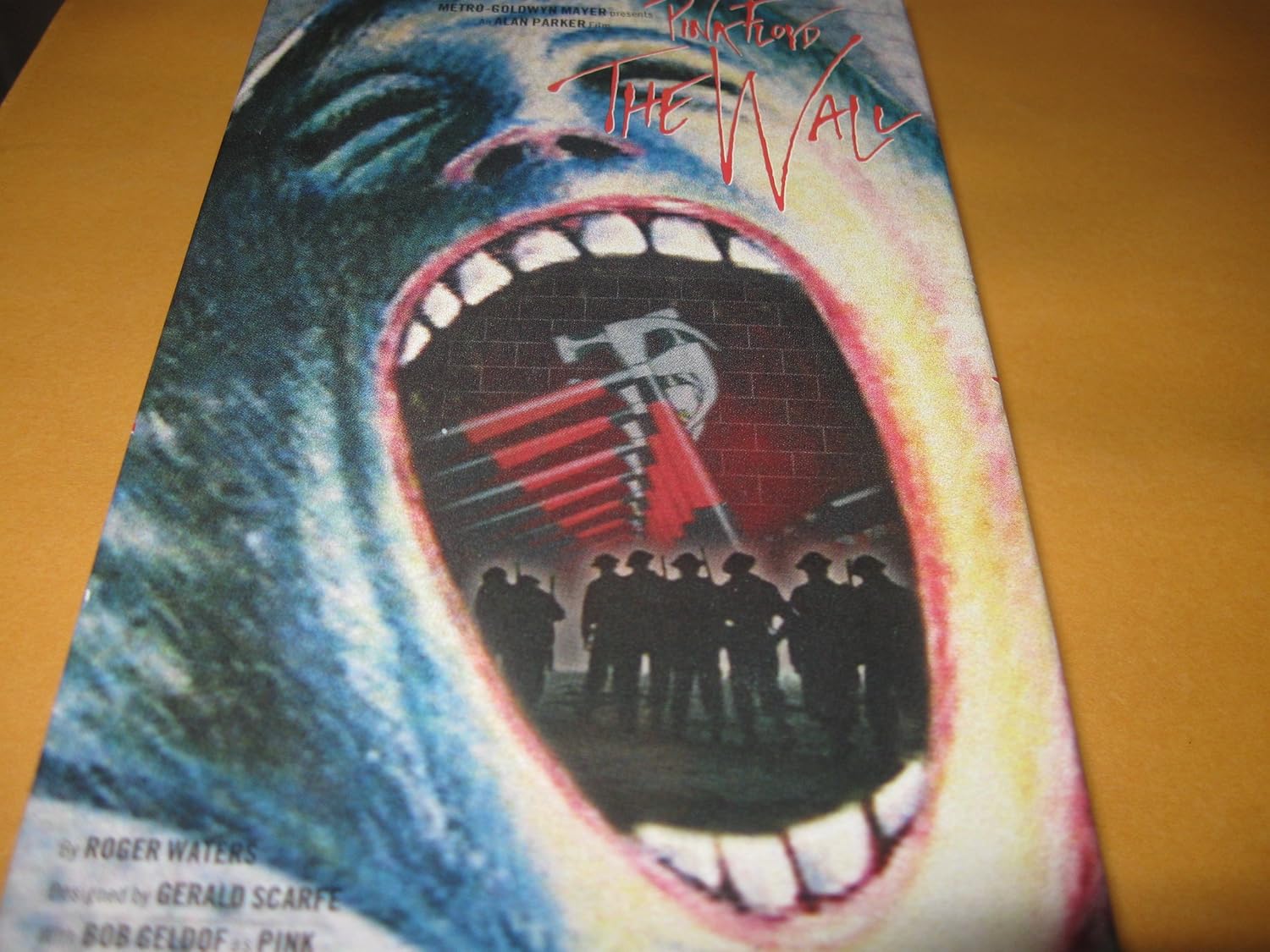 Pink Floyd's the Wall [VHS] Bob Geldof, Christine Hargreaves, James