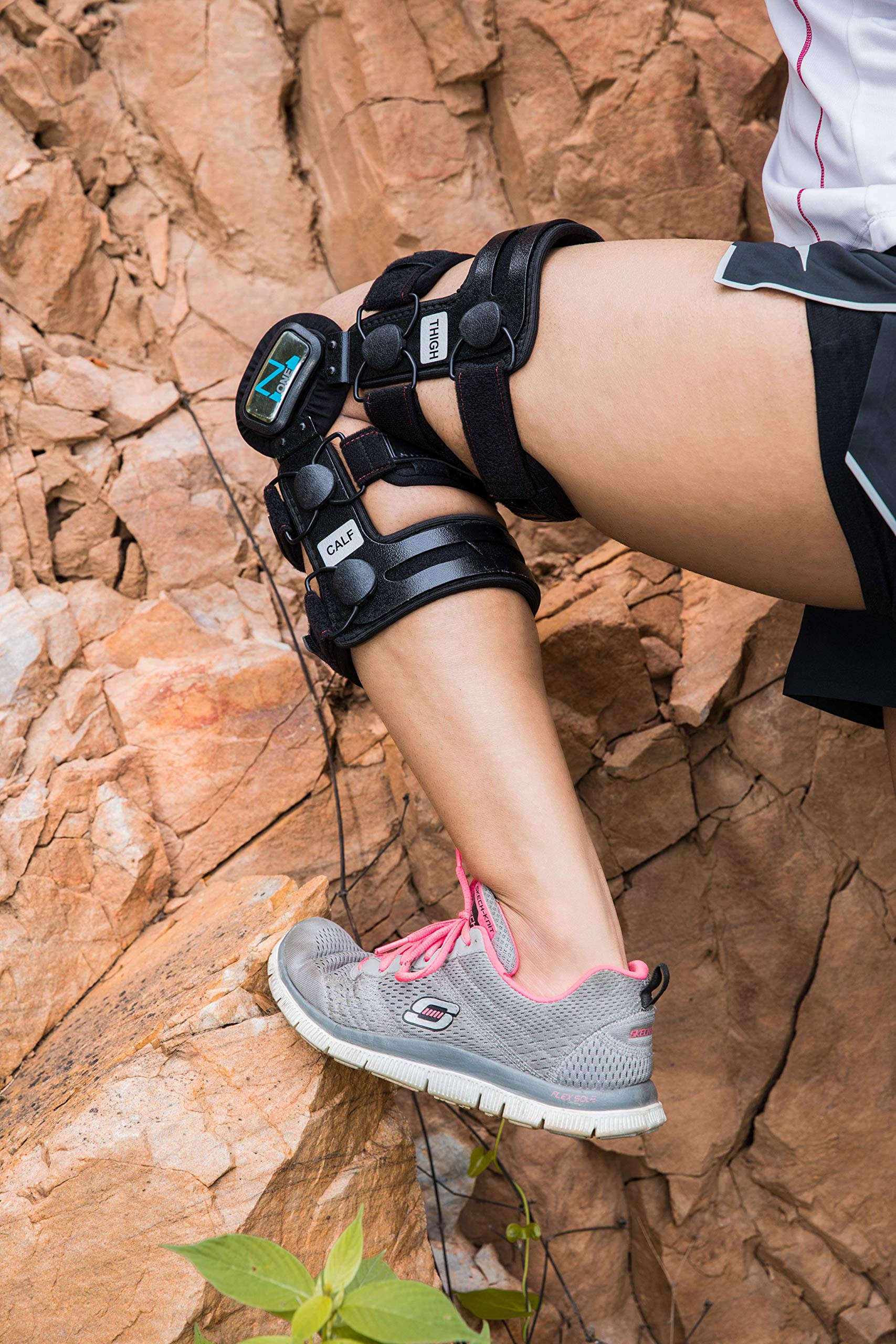 Z1 K6 Hinged Unloader Metal Knee Brace for Men and Women - Knee Support for ACL, MCL, LCL, PCL, Sport Injuries, Mild Osteoarthritis, Meniscus Tears - Ideal for Running & Daily Activities (S18)