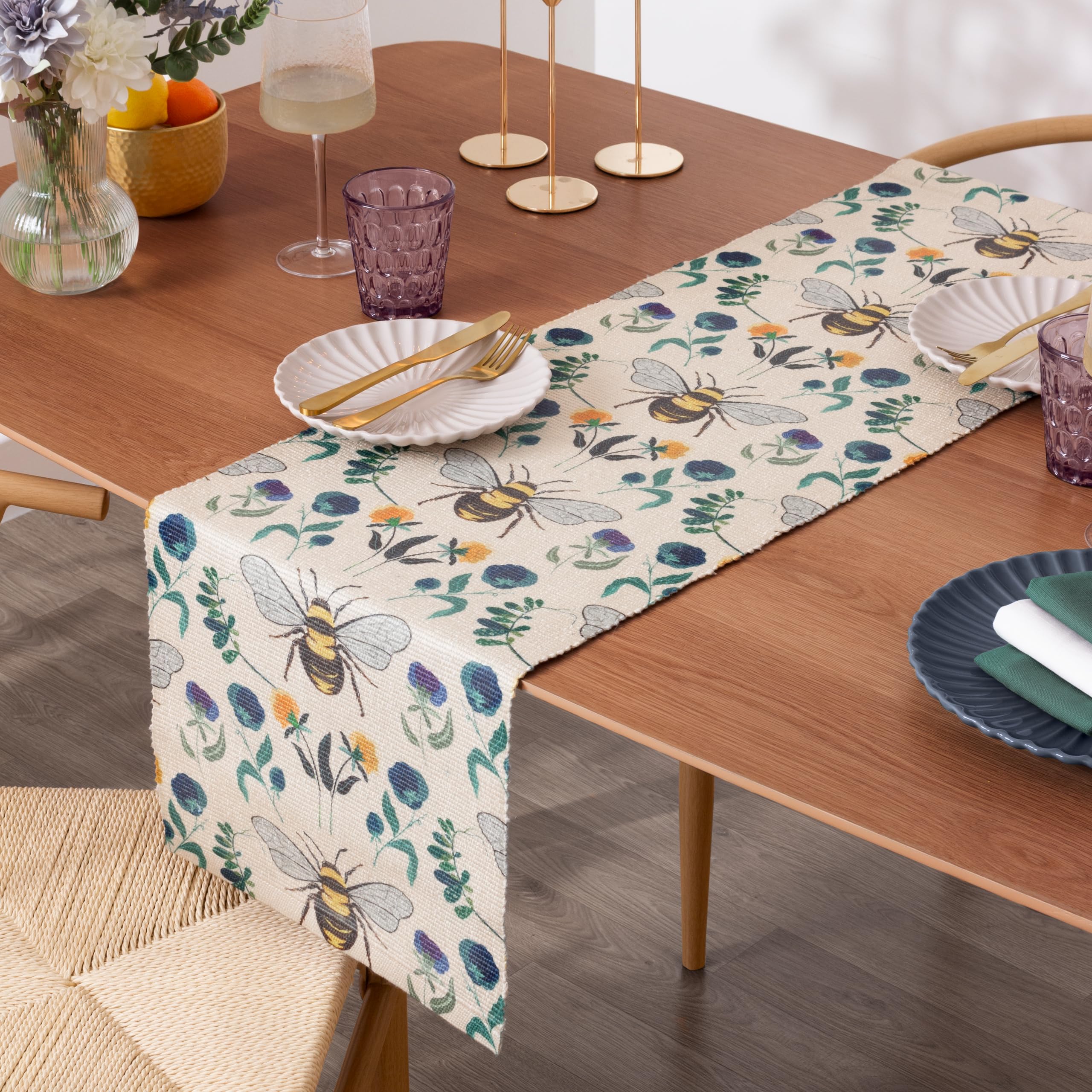 Wylder Wild Garden Table Runner – Washable Classic Country Floral Bumblebee Quick Drying Dining Table Decoration (Multicoloured - 220x35cm)