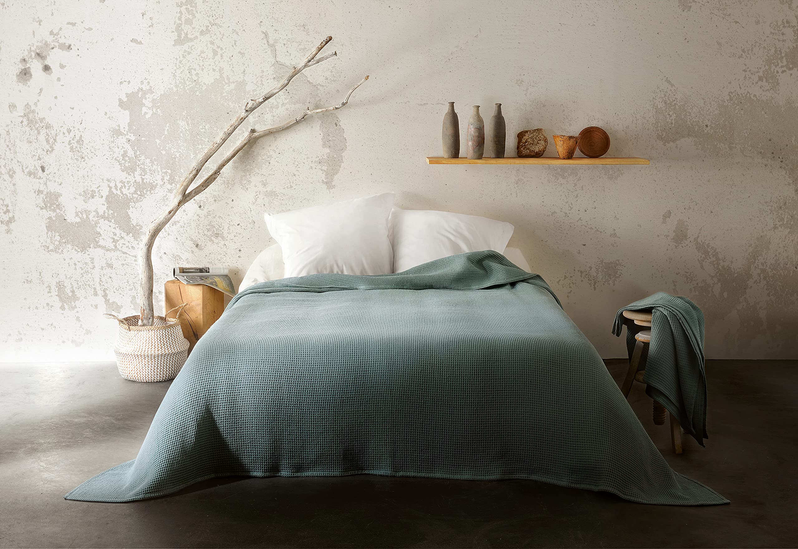 Linder Honeycomb Effect Bed Throw 180 x 240 cm Blue