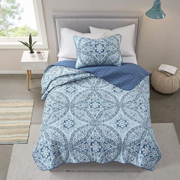 COMFORT SPACES REVERSIBLE QUILT SET-VERMICELLI STITCHING DESIGN ALL SEASON, LIGHTWEIGHT, COVERLET BEDSPREAD BEDDING, MATCHING SHAMS, TWIN/TWIN XL (66 IN X 90 IN), GLORIA DAMASK AQUA 2 PIECE