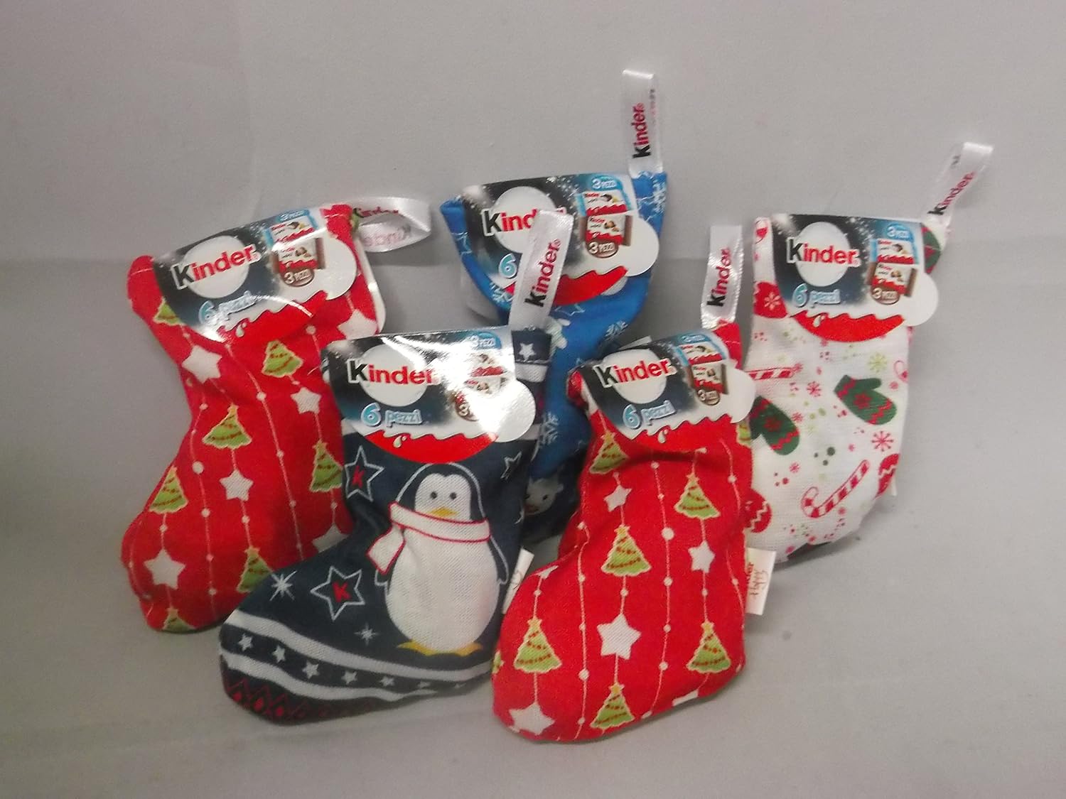 Idee Regalo Natale Kinder.Set 5 Mini Calze Epifania Natale Kinder Con 6 Pz Di Cioccolato Kinder Vari 33g Amazon It Alimentari E Cura Della Casa