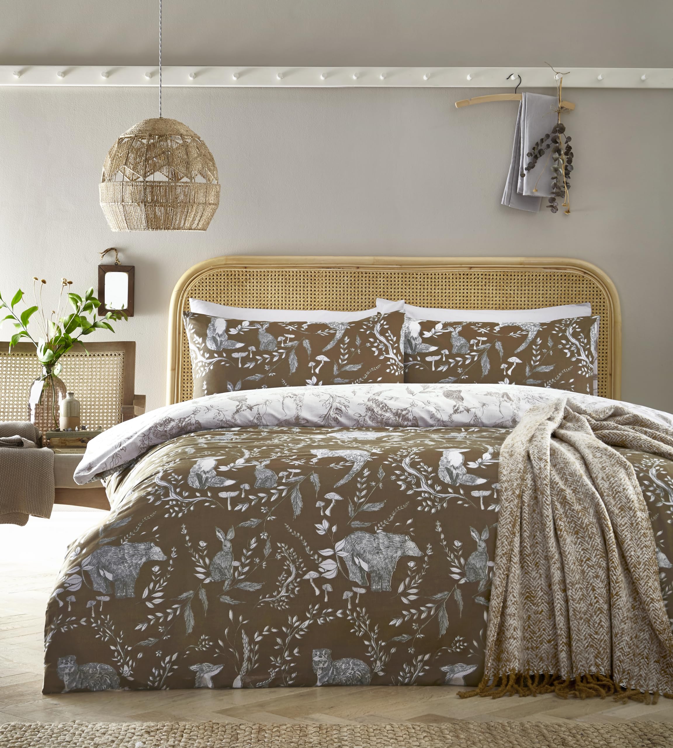 furn Buckthorn Duvet Cover Set – Woodland Animal Print with Reversible Design, Polycotton Bedding (Amber – Double)