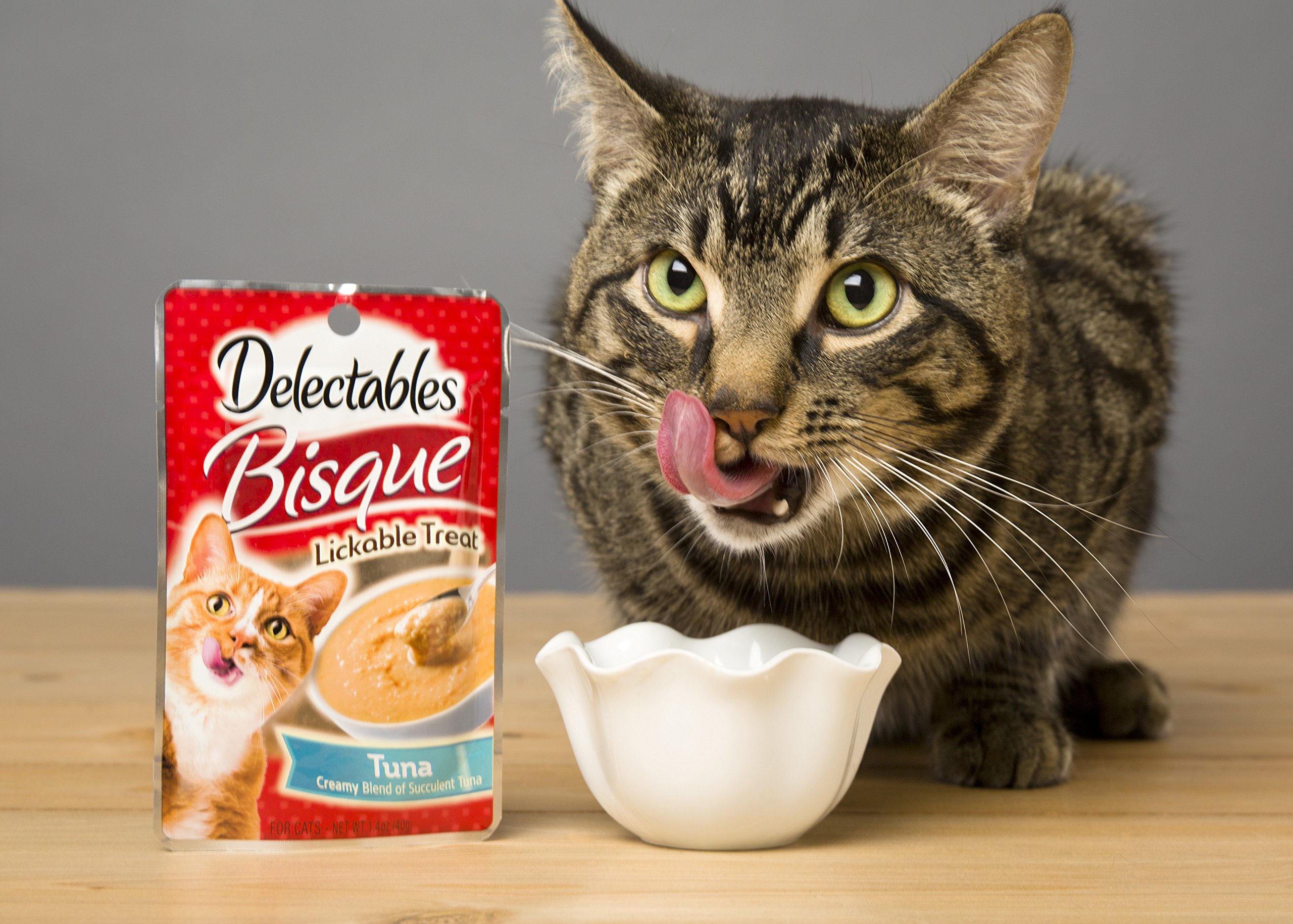HARTZ Delectables Bisque Lickable Wet Cat Treats Tuna 12 Pack