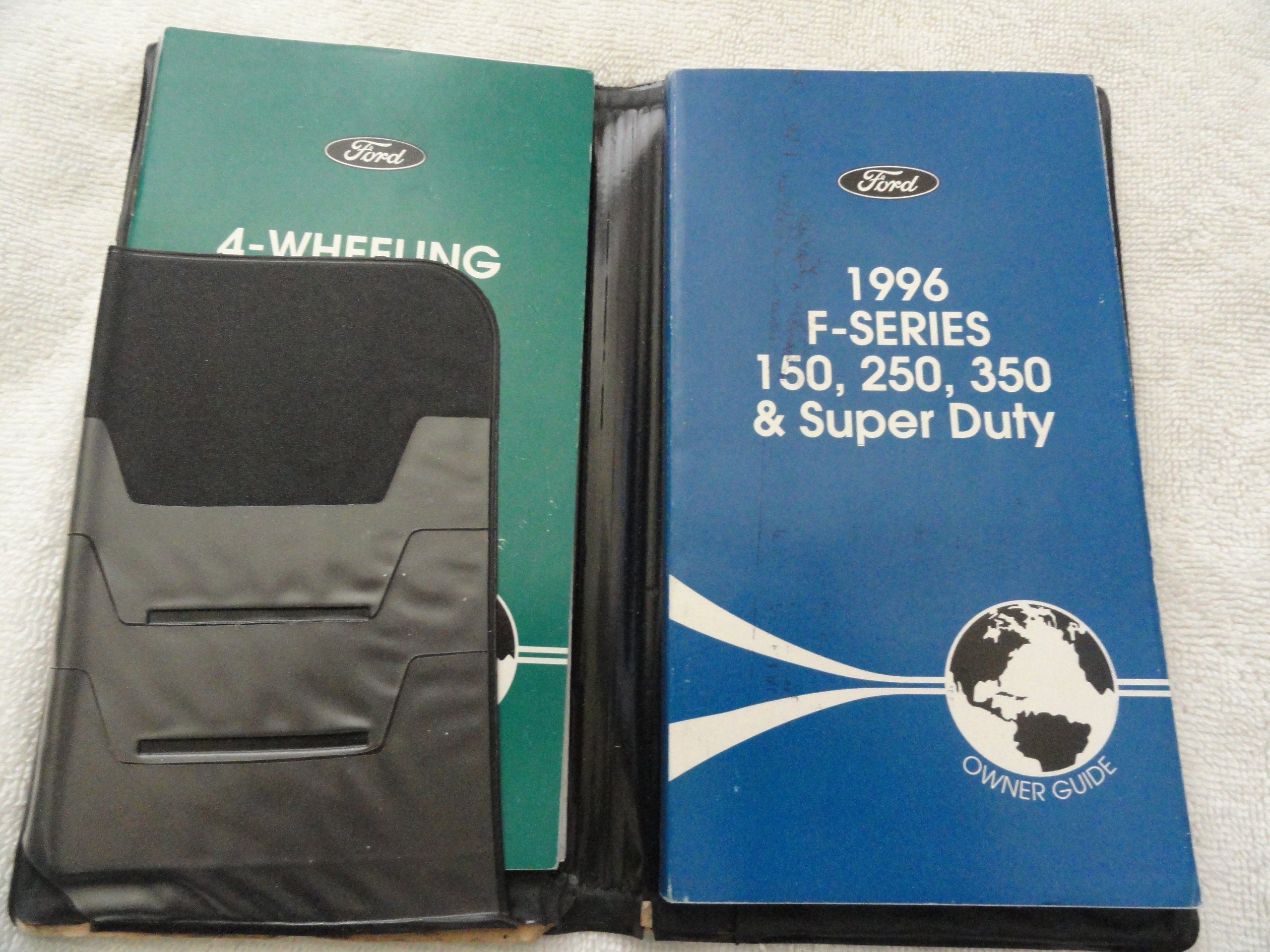 1996 Ford F-150 F-250 F-350 Truck Owners Manual Paperback – 1996