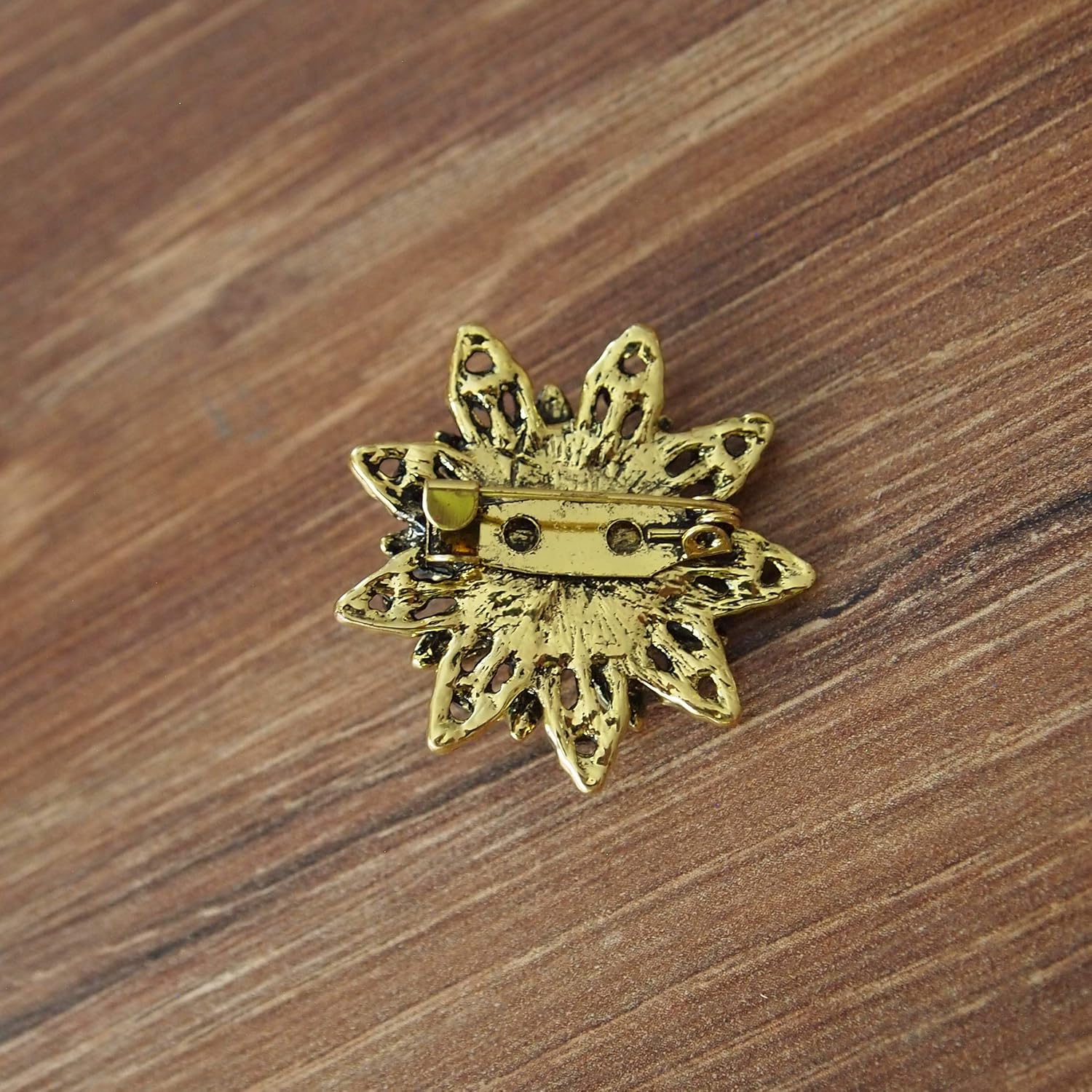 Seraphis Vintage Gold Flower Brooch for Women Dress Accessories Bouquet Wedding Rhinestone Brooches, Gold and Blue, 3.3cm x 3.3cm - Image 4