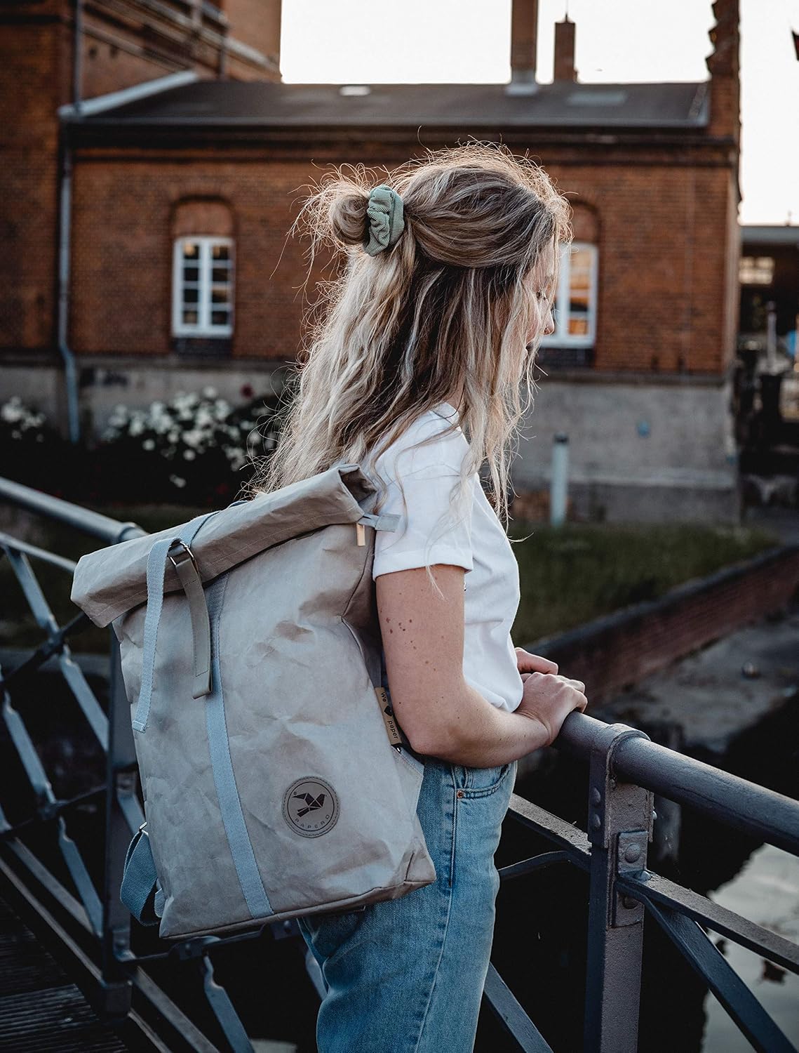 Zaini robusto Leggero Borse da lavoro Materiale rinnovabile vegano  Certificato FSC Zaino PAPERO ® -COUGAR- ✔️ in carta Kraft 18L impermeabile  laptop 17 pollici urban-earth.co.uk