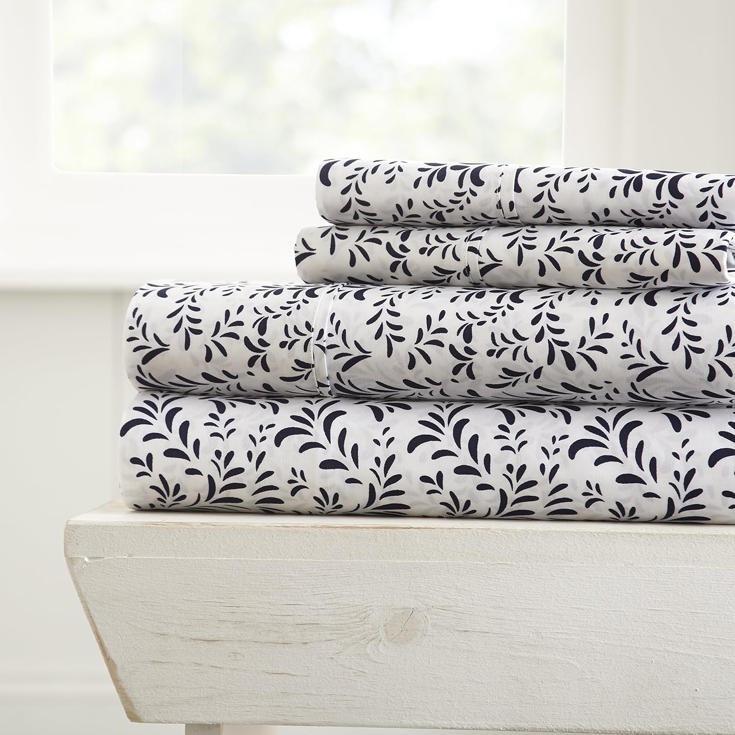 Linen Market 3 Piece Sheet Set Patterned, Twin, Burst of Vines Navy