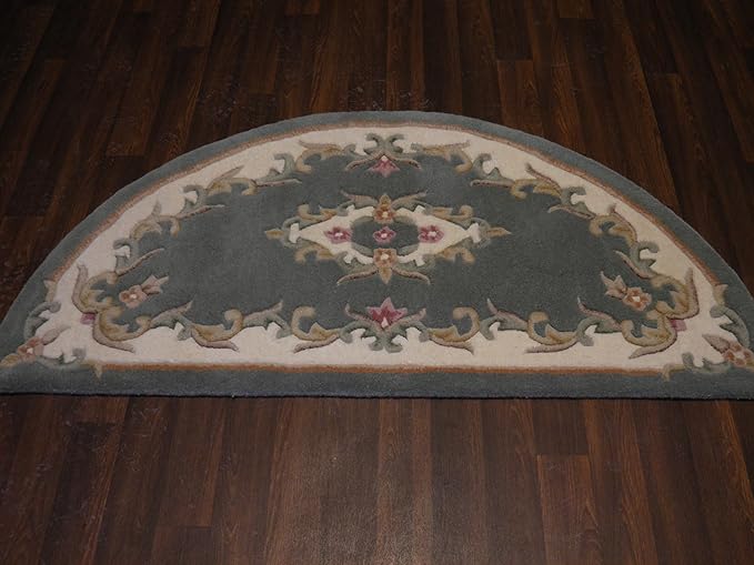 Light Green Half Moon 100 Wool Rug Traditional Design 69cm x 137cm