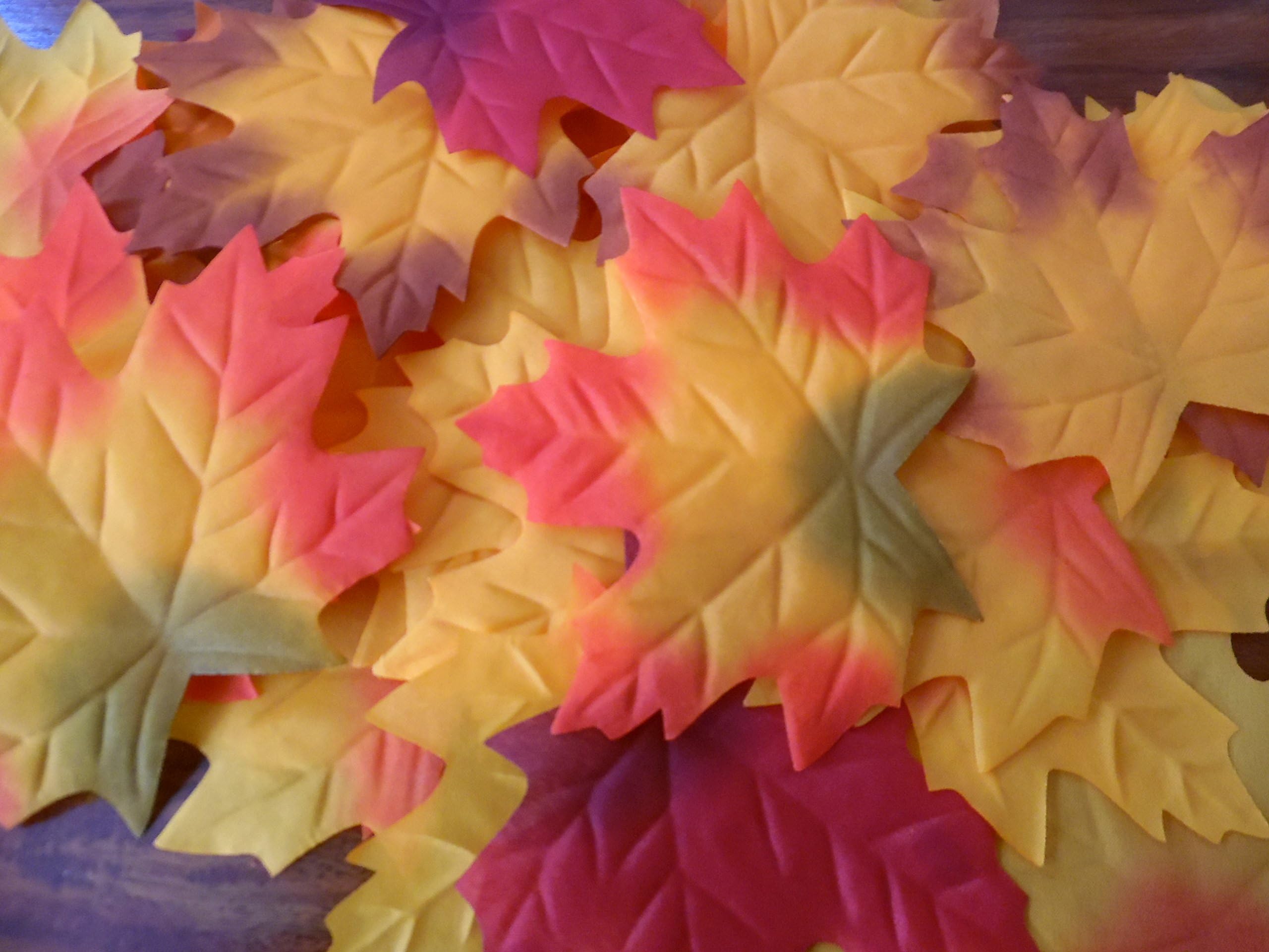 50 SUPER SIZE 12CM AUTUMN/MAPLE SILK LEAVES MULTI /WEDDING/DECORATION