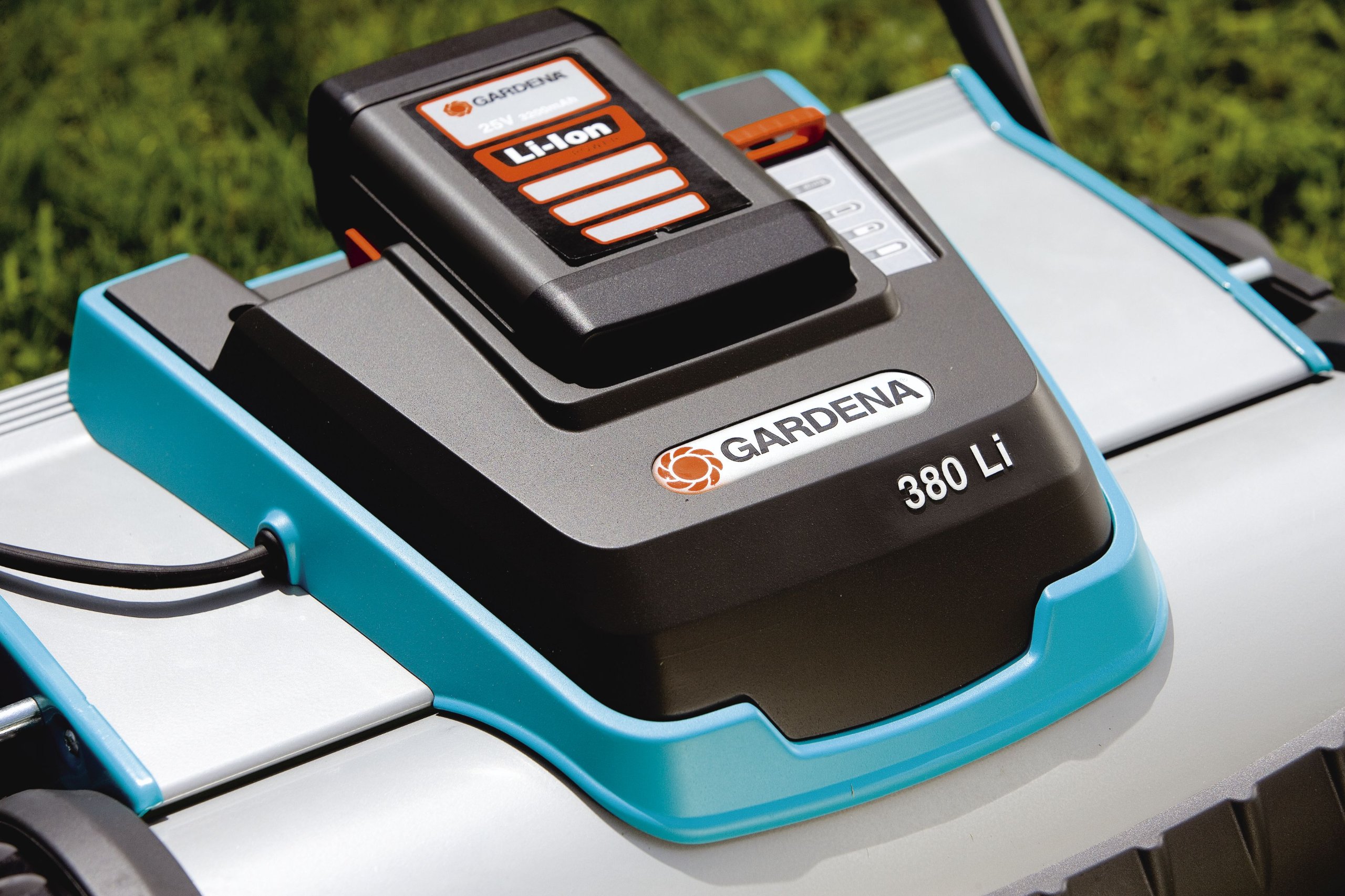 Gardena 8838 25Volt 3.2 Ah LithiumIon Battery For 4025 Cordless Reel