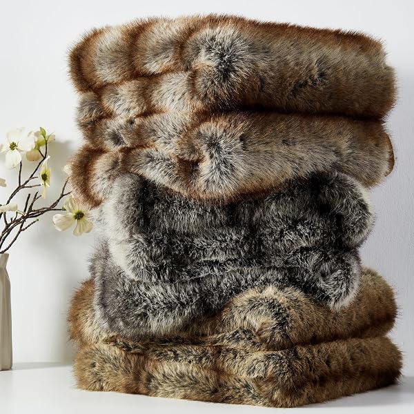 DREAMNINE PREMIUM LUXURY FUZZY ANIMAL SKIN FAUX FUR THROW BLANKET 50″ X 60″, HIGH-END REVERSIBLE COZY THICK WOLF FLUFFY FOX BLANKETS FOR COUCH, SOFT WARM GRAY BEAR FURRY BLANKET FOR WINTER, BLACK GREY