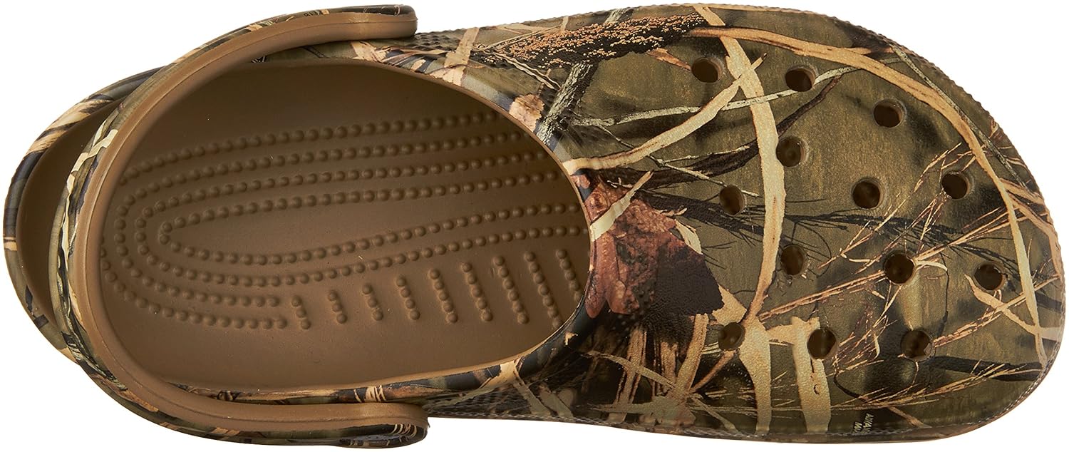 crocs classic realtree men clog in brown