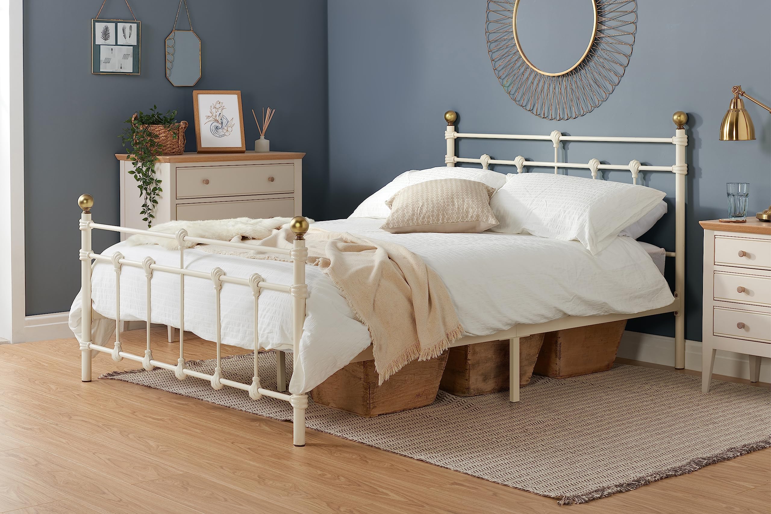 Birlea Atlas Bed - Metal, Cream, Double โ image 1
