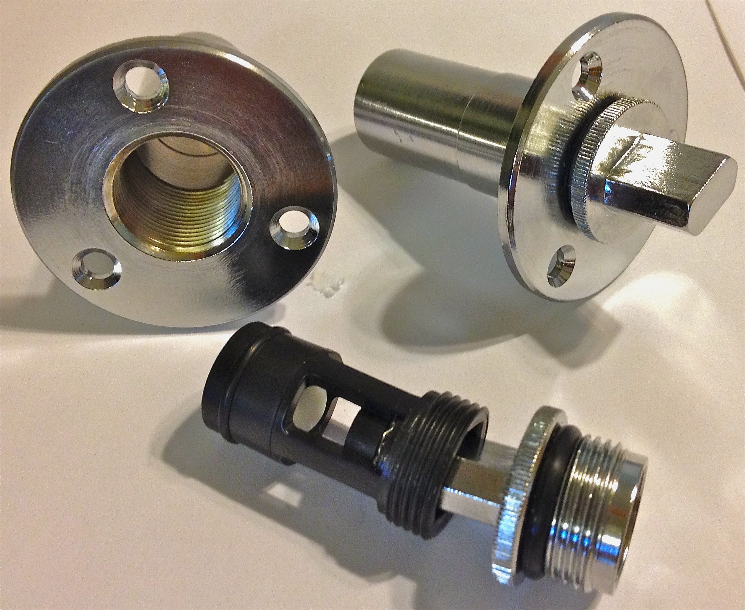 BoatWise Safety Drain Plug (Chrome, 1 inch) Tunis Landing