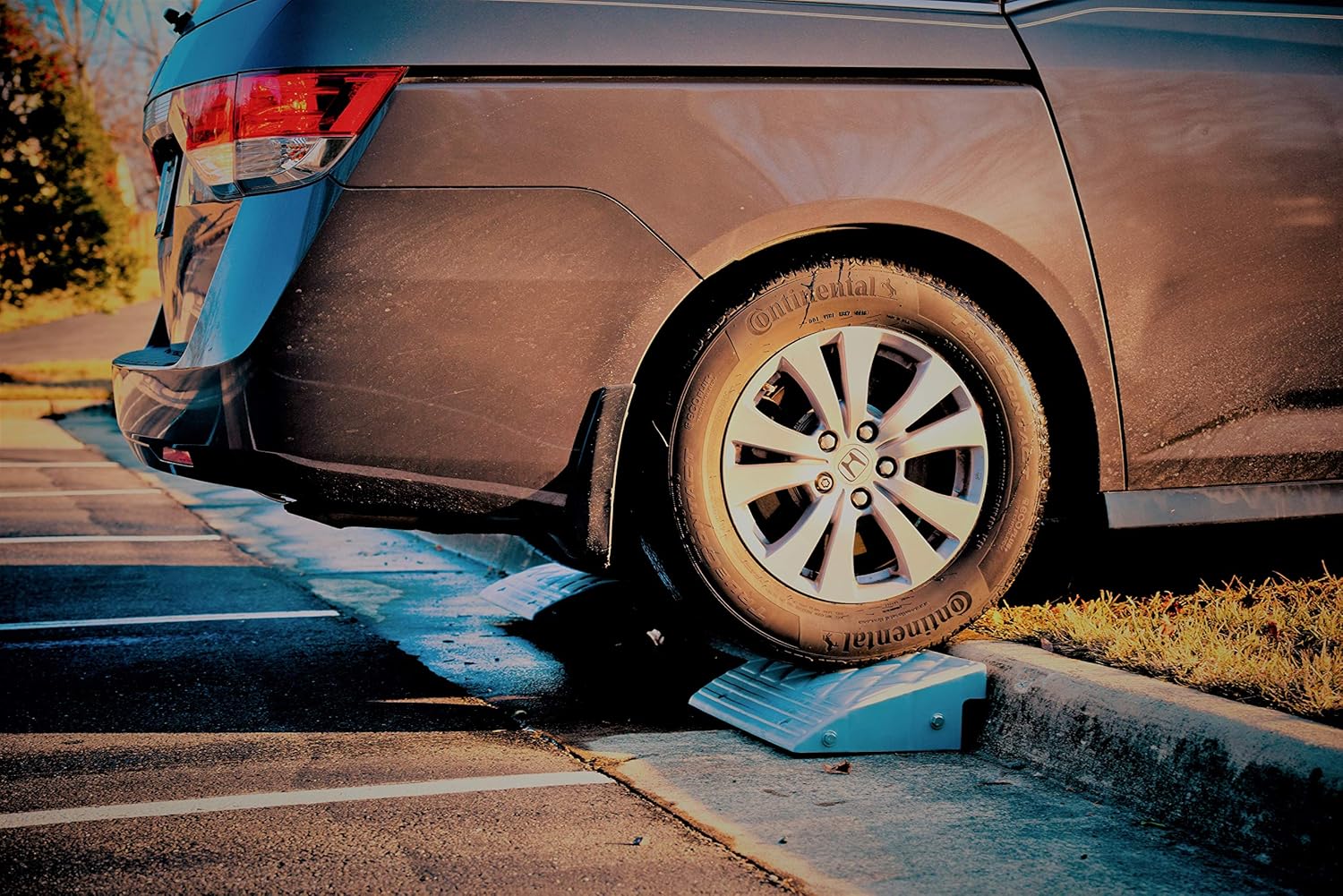 MAXSA 20031 (23" Wide) Curb Ramp for Driveways, Sidewalks, Steps, Wheelchairs, Strollers, Dollies and Vehicles, Grey: Automotive