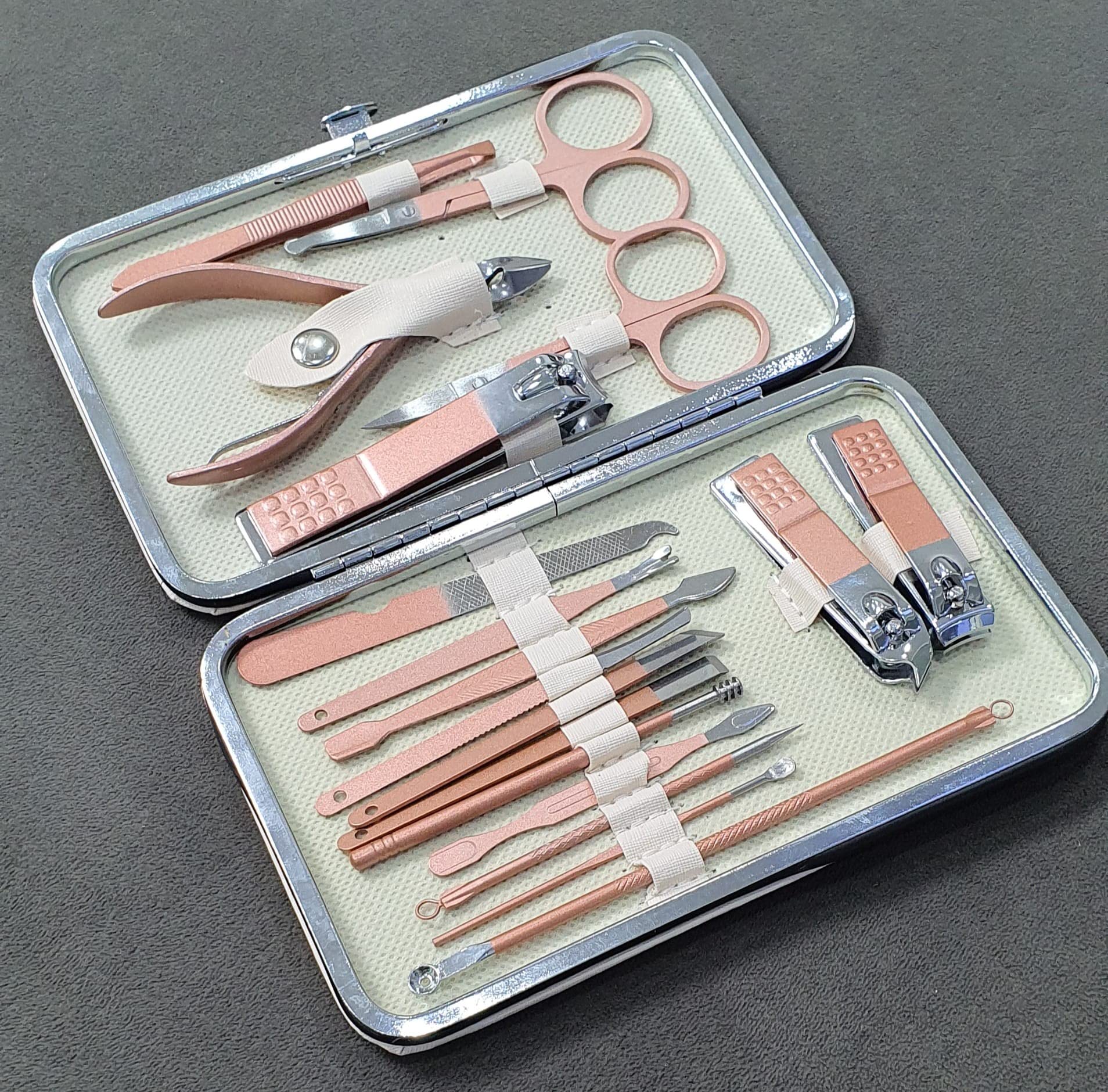 18pcs Manicure Set, stainless steel Pedicure Kit, Nail Clippers, Unisex Professional Grooming Kit, Nail File Trimmer Nose Hair Eyebrow Scissors Tools with Luxurious Portable Travel Case (Rose Gold)