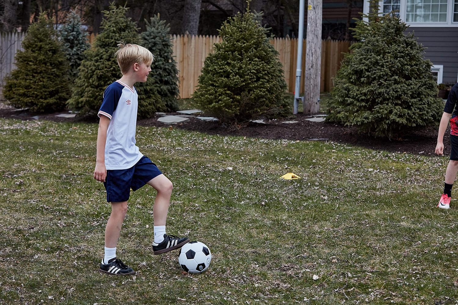 Wilson Traditional Soccer Ball - White/Black, Size 5 : Sports & Outdoors