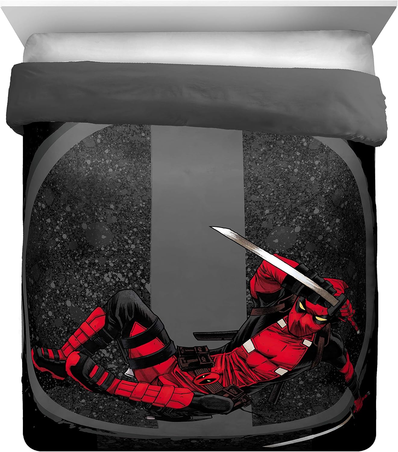 Jay Franco Marvel Deadpool Twist Full Queen Comforter Super Soft Bedding Fade Resistant Polyester Microfiber Fill Official Marvel Product Home Kitchen Amazon Com
