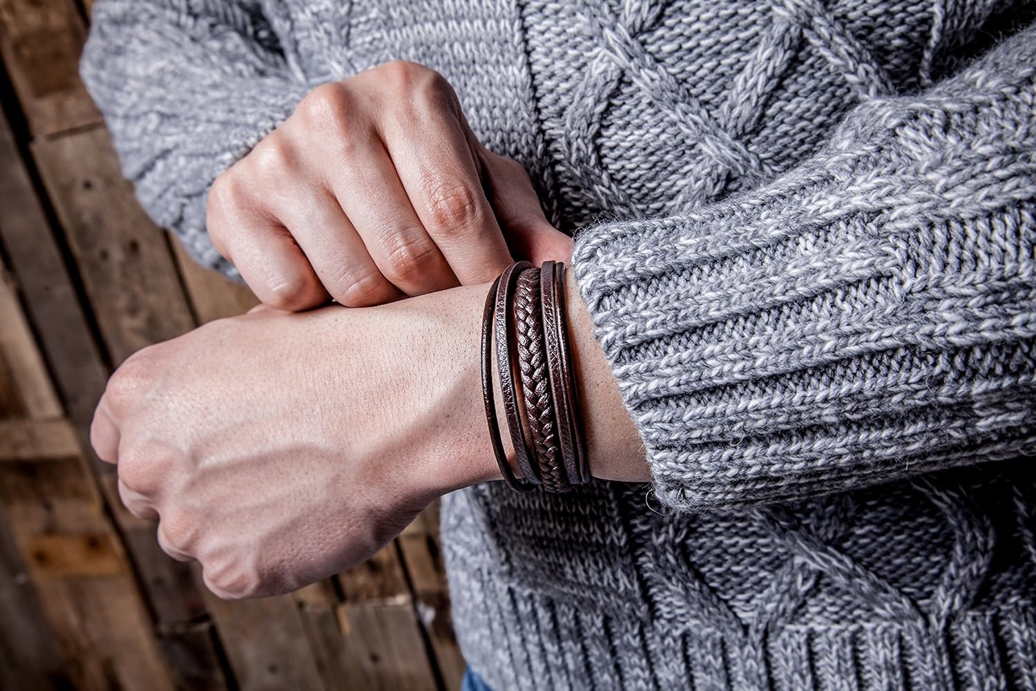 SERASAR Mens Leather Bracelet 17cm Brown Bracelet Men Gift-Box Genuine-Leather Cowhide Braided Adjust-Able Magnetic-Clasp Multi-Layer Wrap Rope Man Mans Male Boy Boys Band Jewelry Magnet Accessories: Jewelry