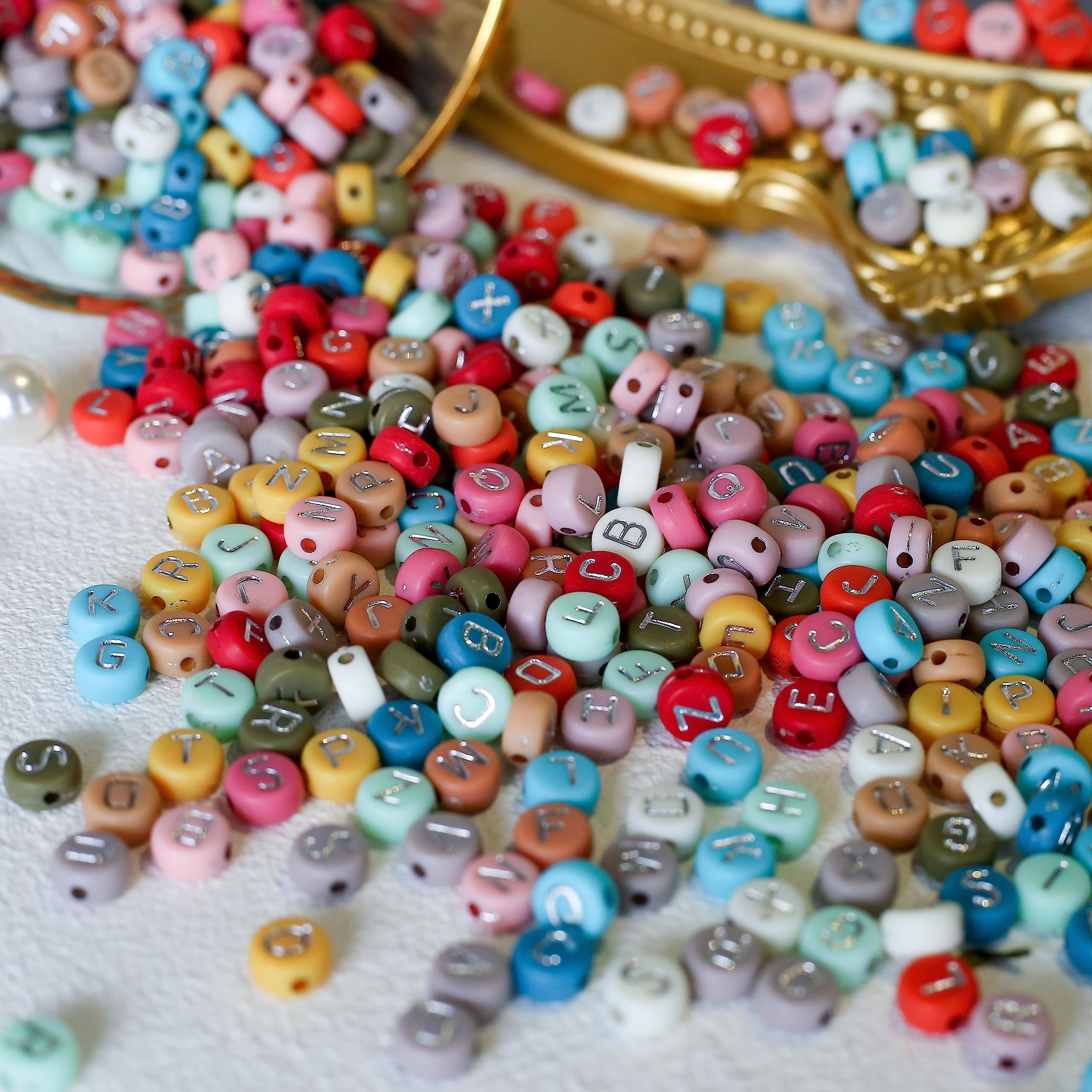 HERZWILD 1000 Silver Letter Beads - Mixed Colors Acrylic, A-Z Flat Round Spacer Beads for DIY Jewelry (7 x 4 mm) — image 1