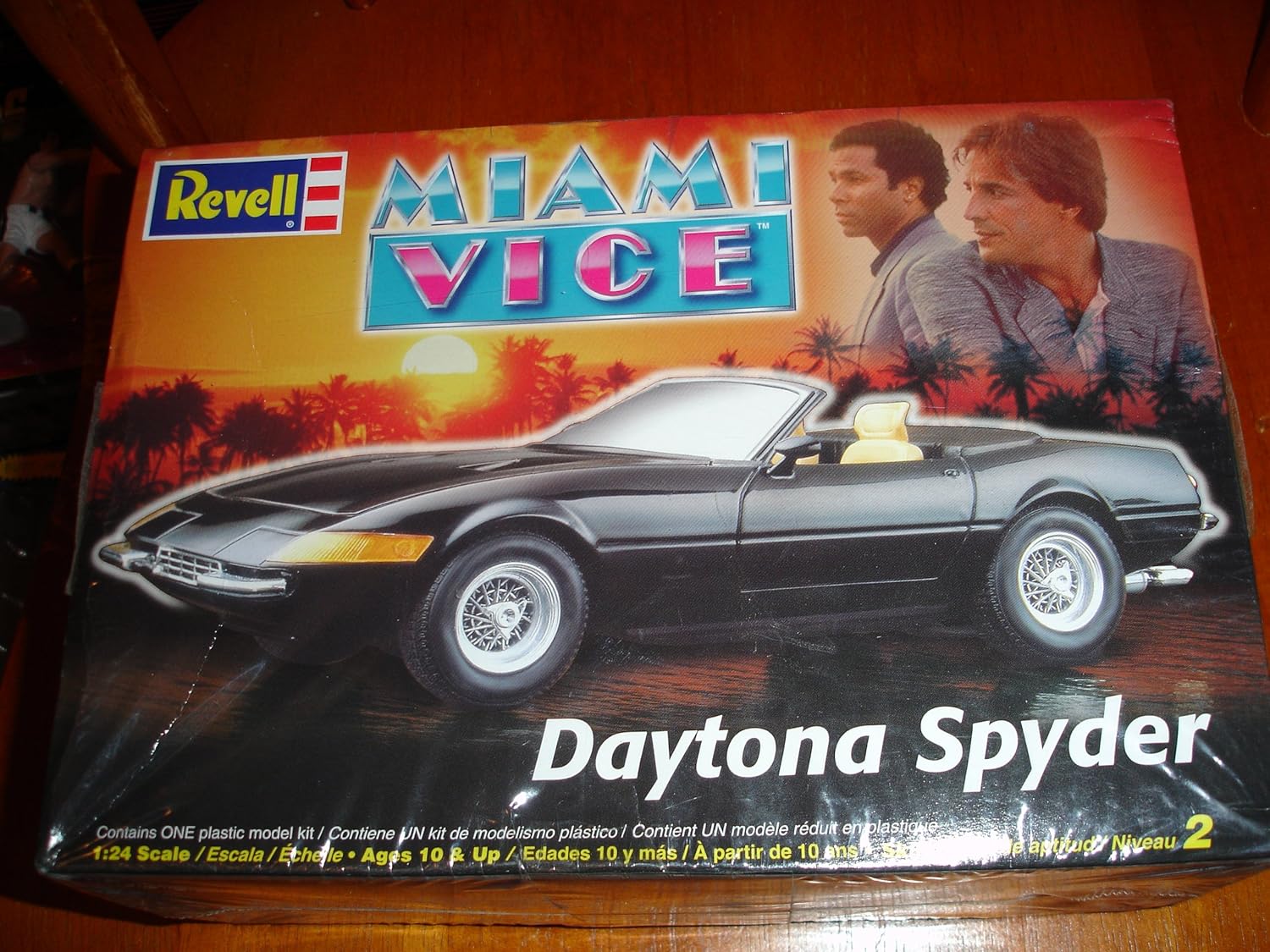 Miami Vice 124 Scale Model Kit Daytona Spyder Amazon.co.uk Toys