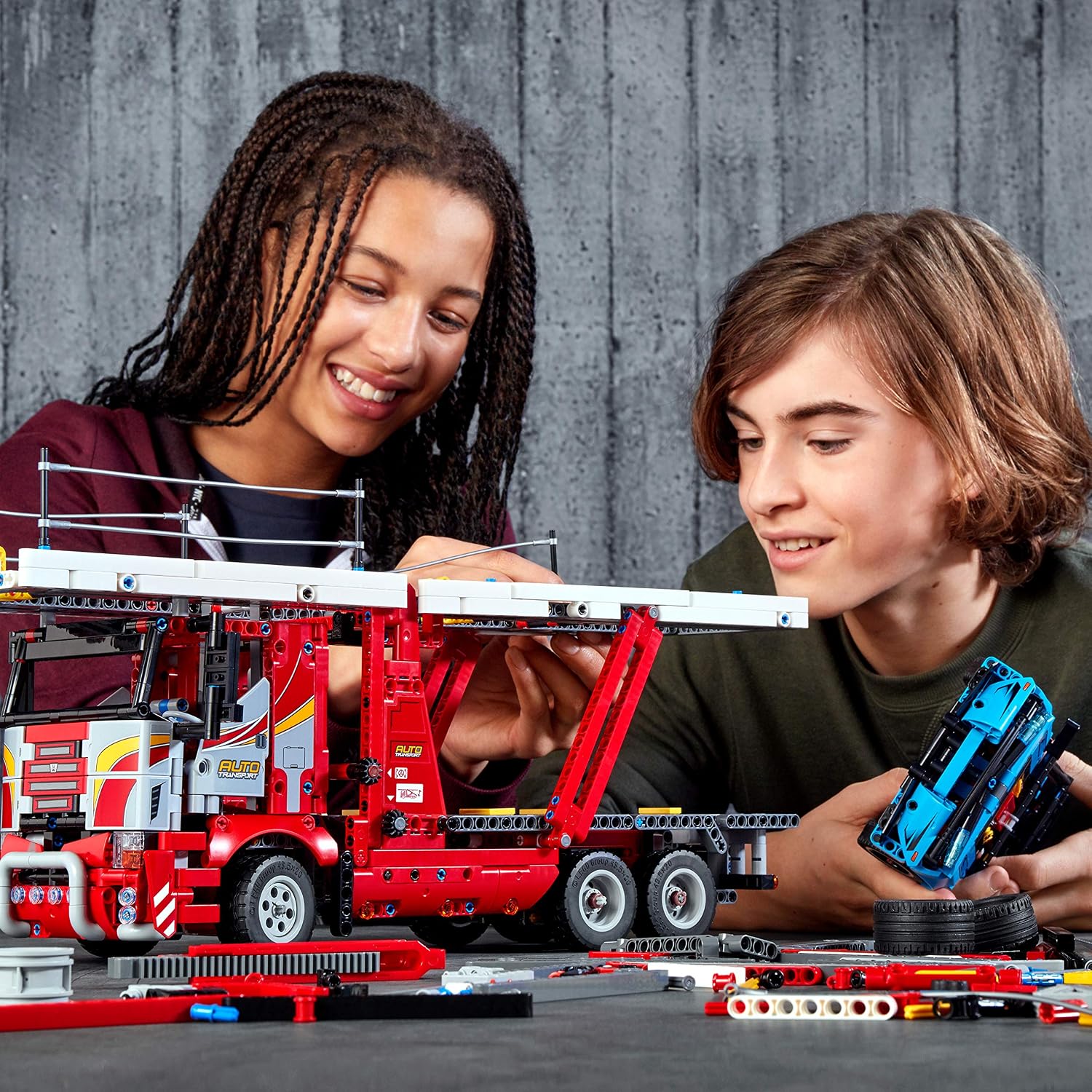 LEGO 42098 Car Transporter, Multicolor - Image 4