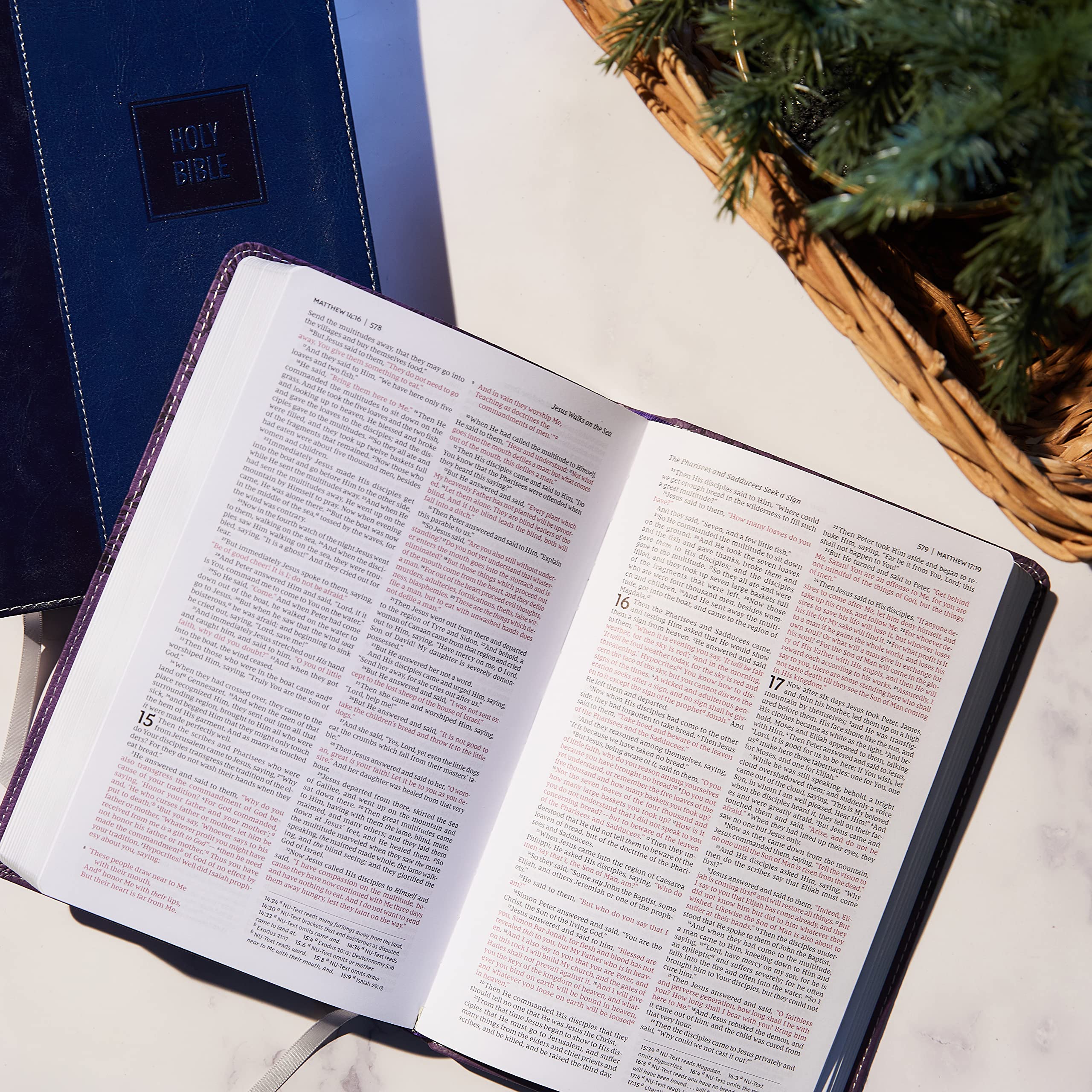 NKJV, Deluxe Gift Bible, Leathersoft, Pink, Red Letter, Comfort Print: Holy Bible, New King James Version NKJV, Deluxe Gift Bible, Leathersoft, Pink, Red Letter, Comfort Print: Holy Bible, New King James Version Imitation Leather