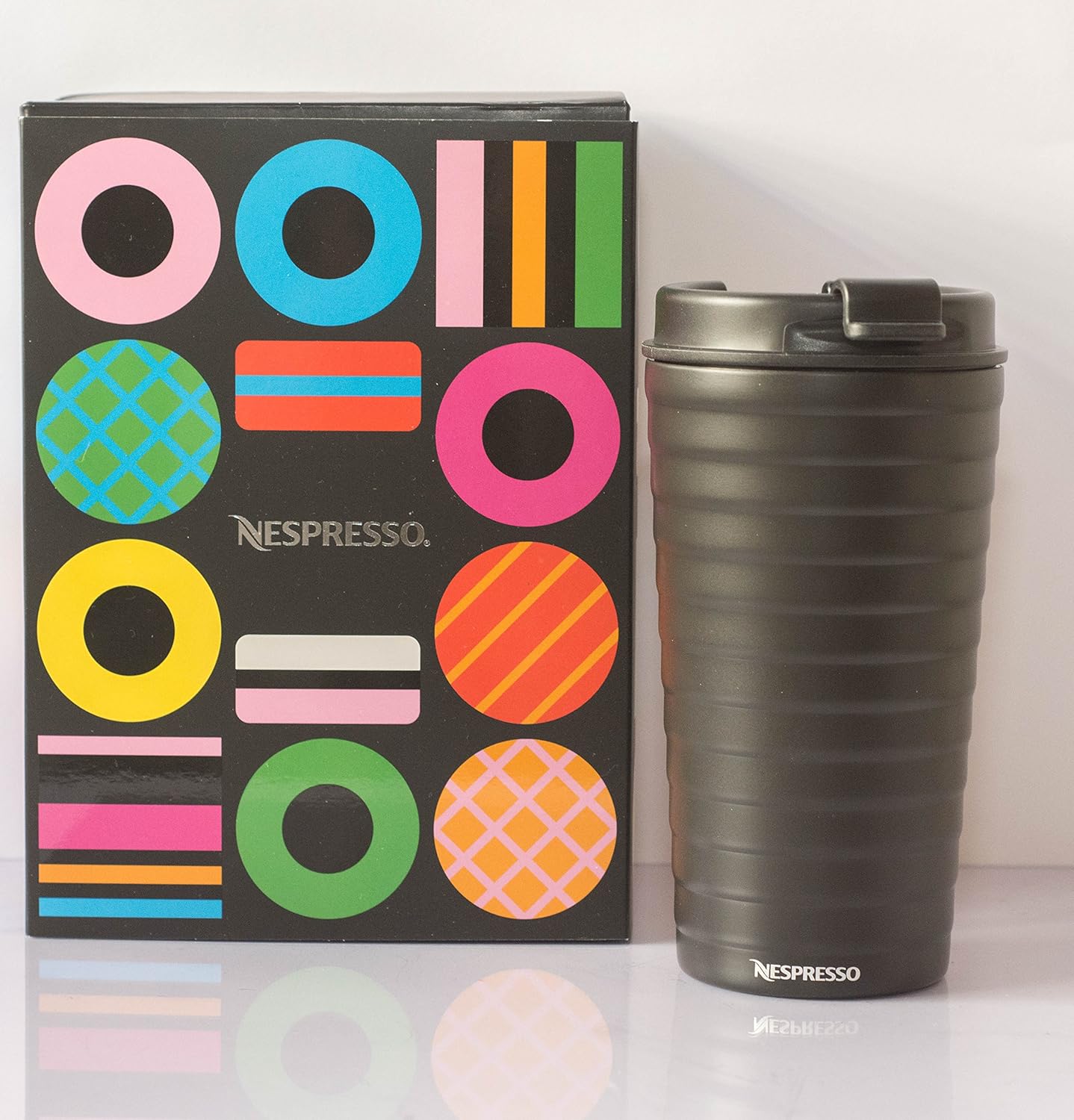 Nespresso Touch Travel Mug Spring 2017 isolée dans Shale Black Très