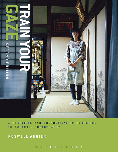 Download Train Your Gaze: A Practical and Theoretical Introduction to Portrait Photography (Required Reading Range) (English Edition) PDF