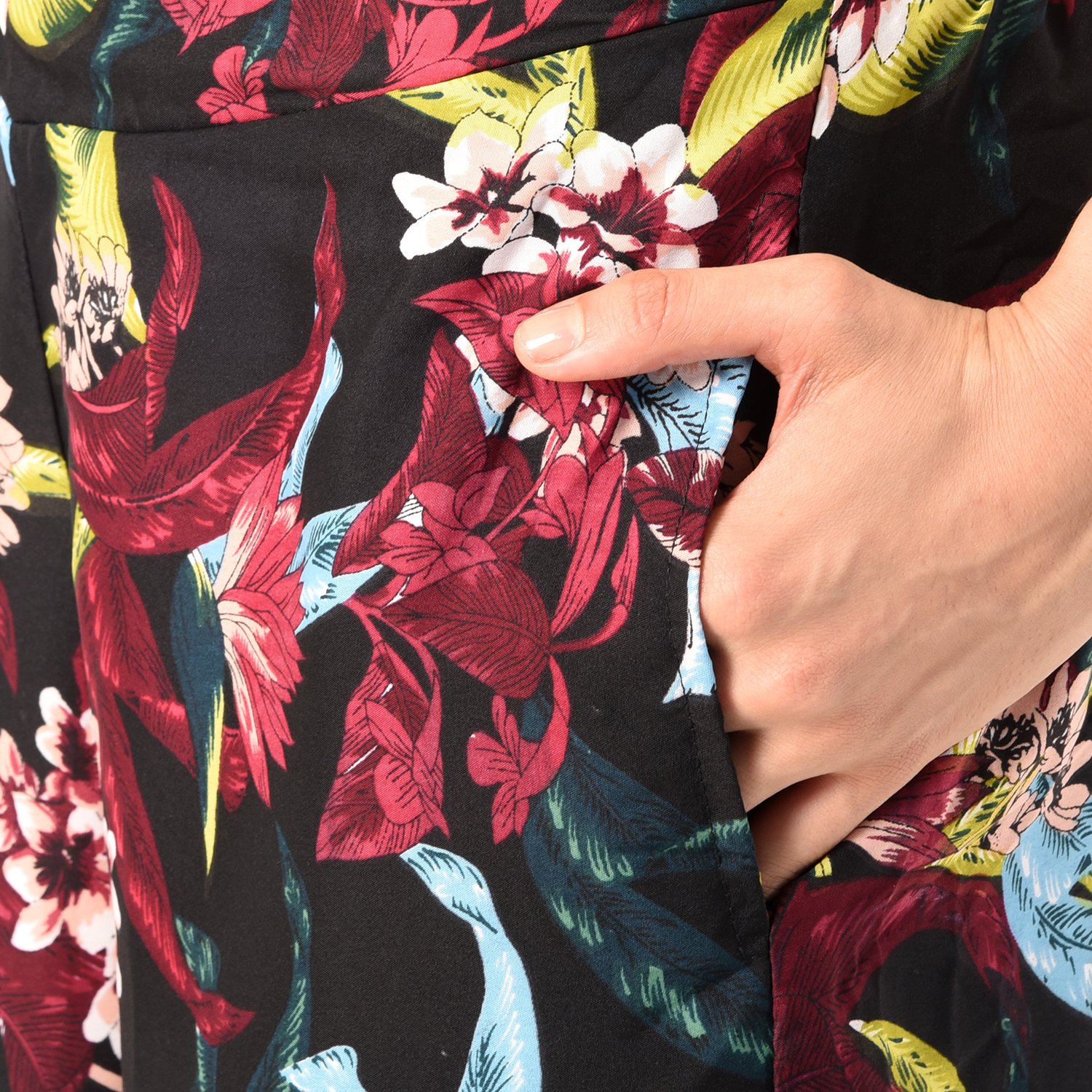 nitikali ladies printed poly crepe palazzo with short style inner lining