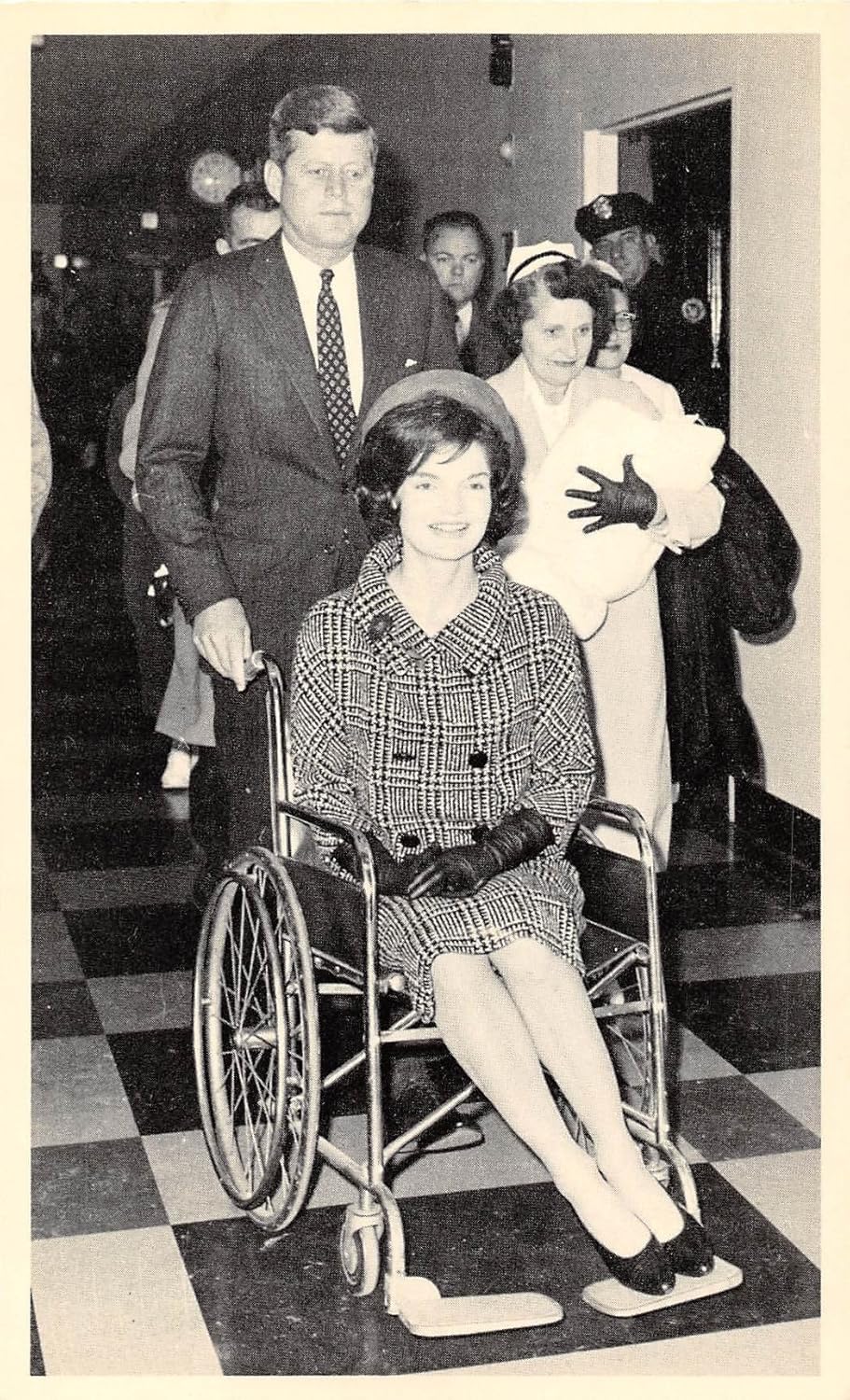 JFK w/JFK Jr & Jackie Wheelchair 1964 EdUCards John F. Kennedy (VG+