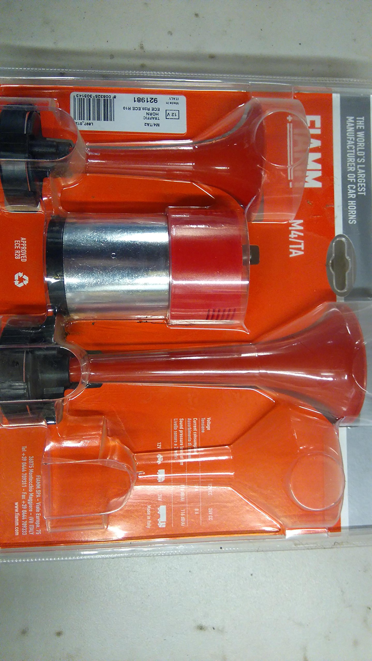 FIAMM 921981 Twin Trumpet Air Horns In Red Complete With Compressor