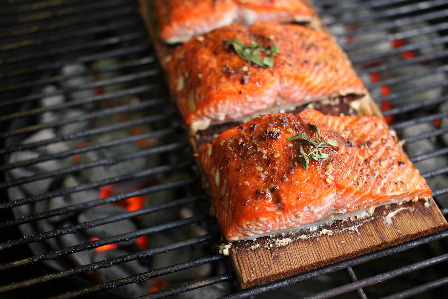 12 Cedar Grilling Planks for Salmon and More + 2 Hardwood Planks (Alder) : Garden & Outdoor