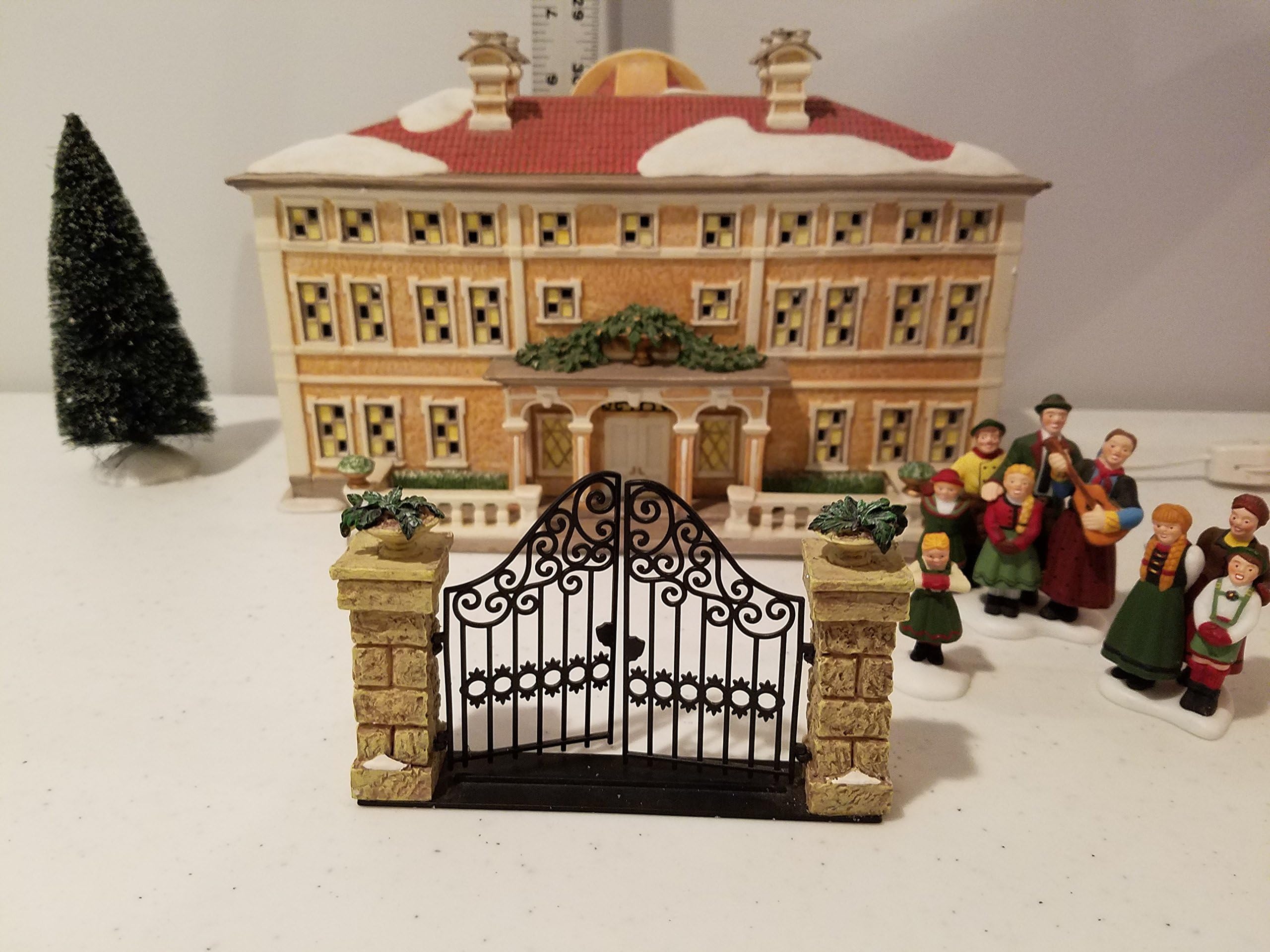 The Sound Of Music von Trapp Villa (Set of 5) - Department 56 (Retired)