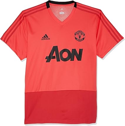 pink man utd shirt