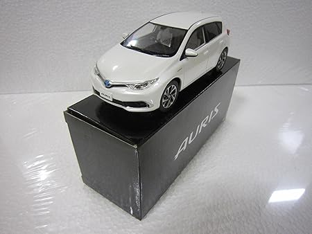 Amazon トヨタ 1 30 オフィシャルミニカー 新型オーリスハイブリッド カラーサンプル ホワイトパールクリスタルシャイン 070 ミニカー ダイキャストカー おもちゃ
