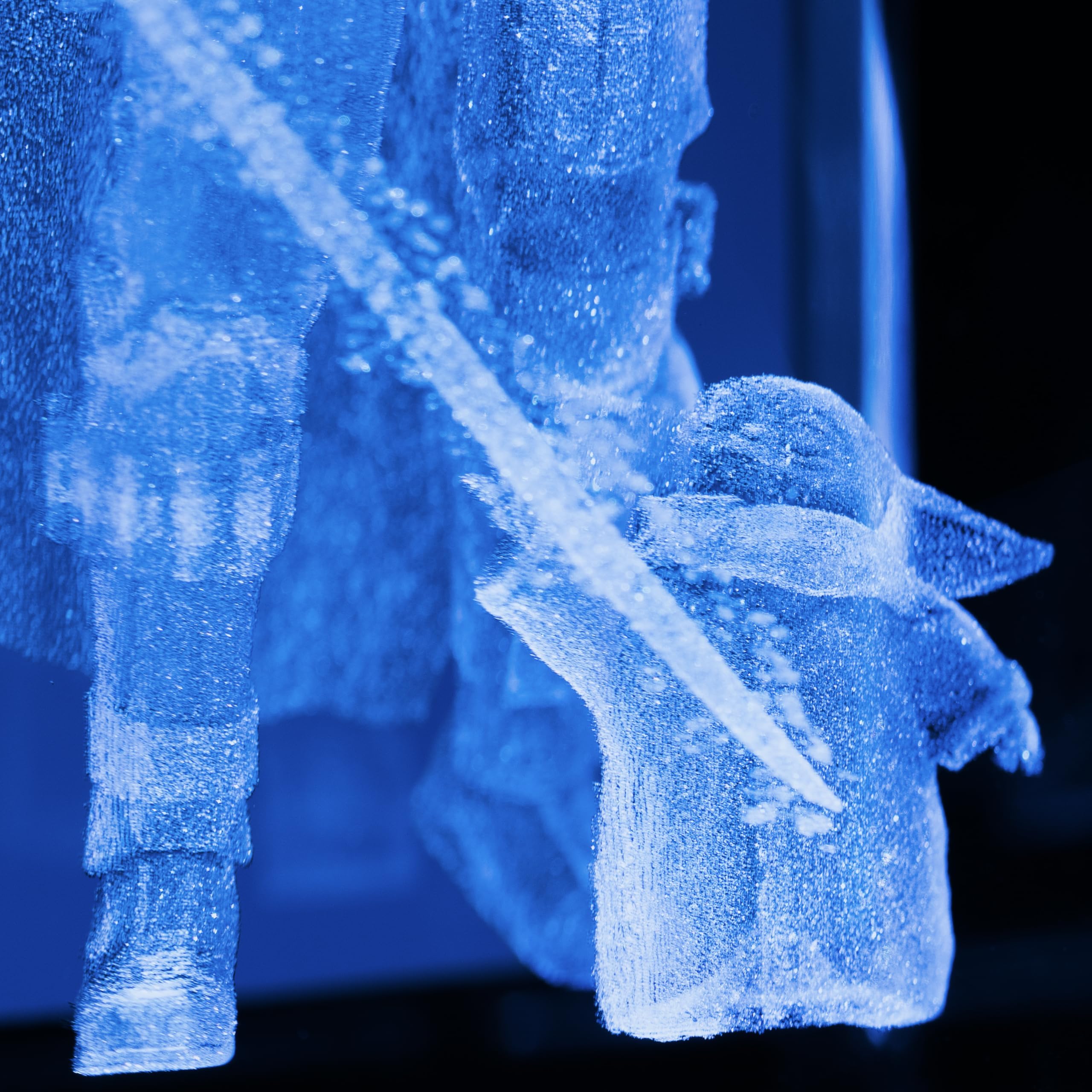 Paladone Mandalorian & Grogu 3D Holographic Crystal Light - Officially Licensed Laser-Etched Star Wars Collectible LED Lamp, Disney The Child Merchandise Gifts & Desk Accessories