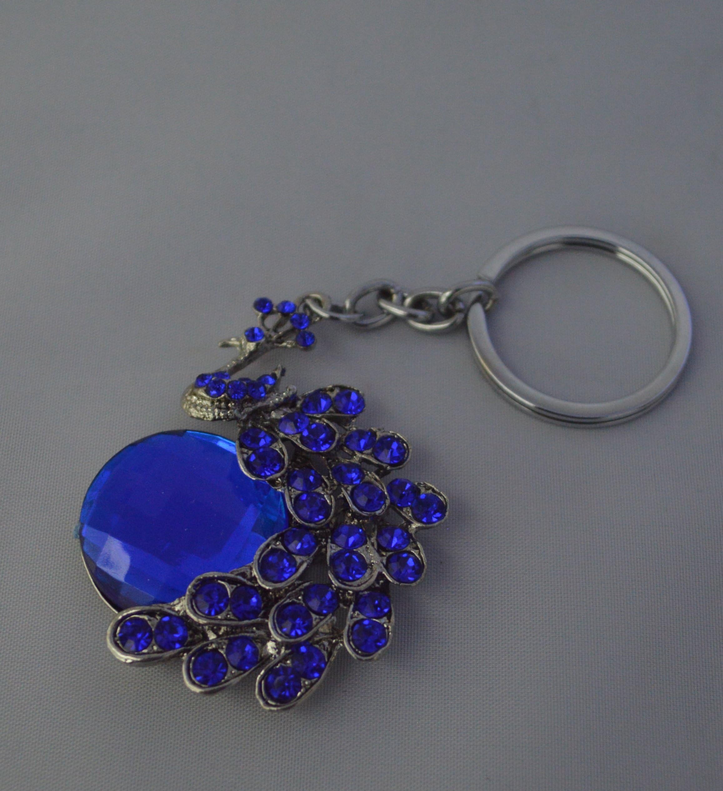 Peacock Sparkling Keychain Blingbling Crystal Handbag Charm for Feather Fans Key Chain Bird Animal Lovers Rhinestone Diamond Key Ring
