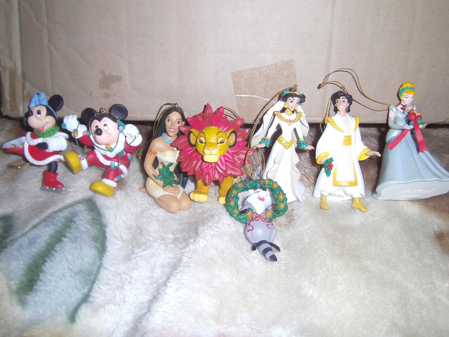 Grolier DISNEY CHRISTMAS ORNAMENTS Amazon.co.uk Kitchen & Home