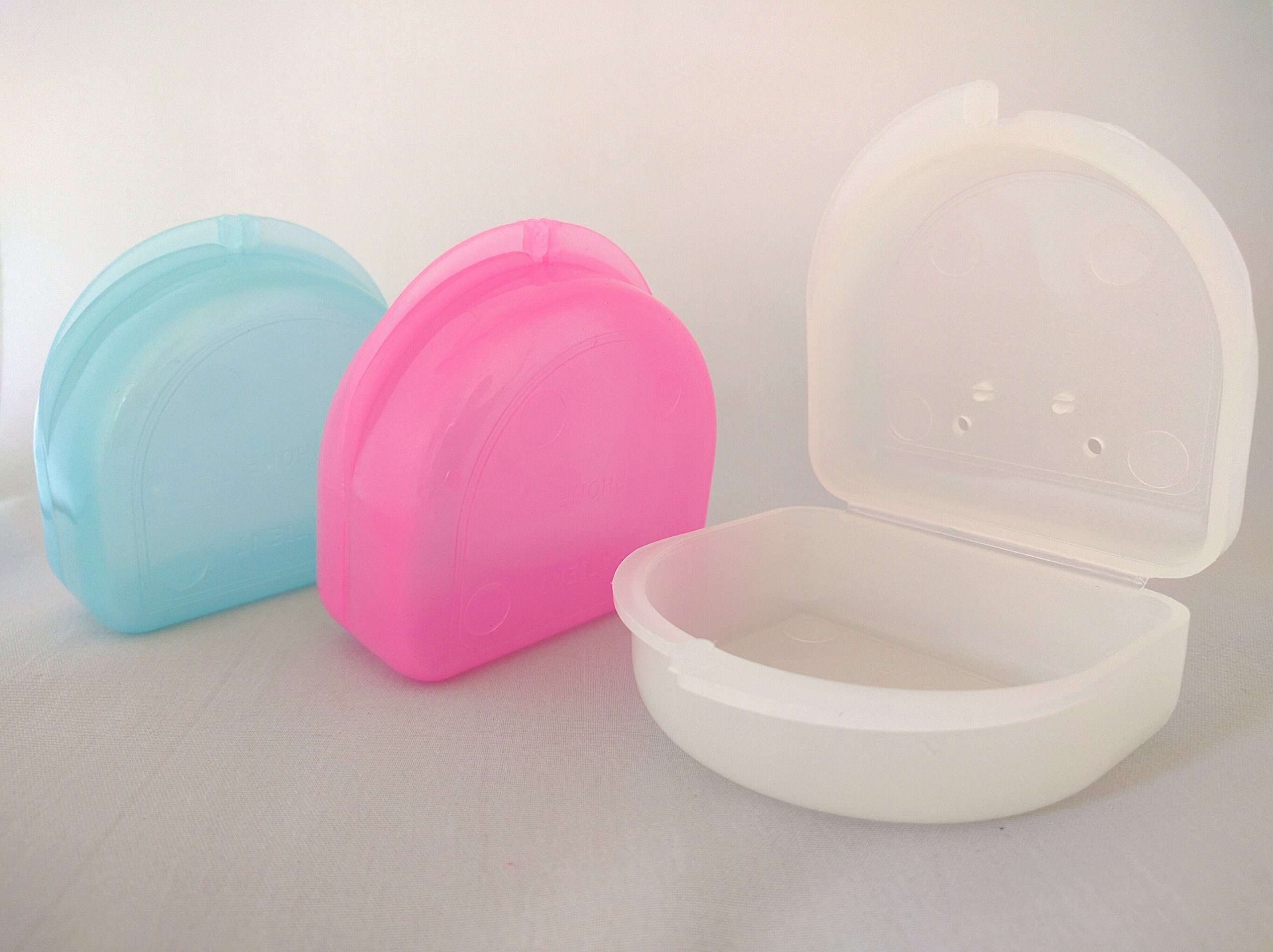 Glow in The Dark Retainer Case - Gum Shield Mouthguard Dental Box x 1 Random Colour